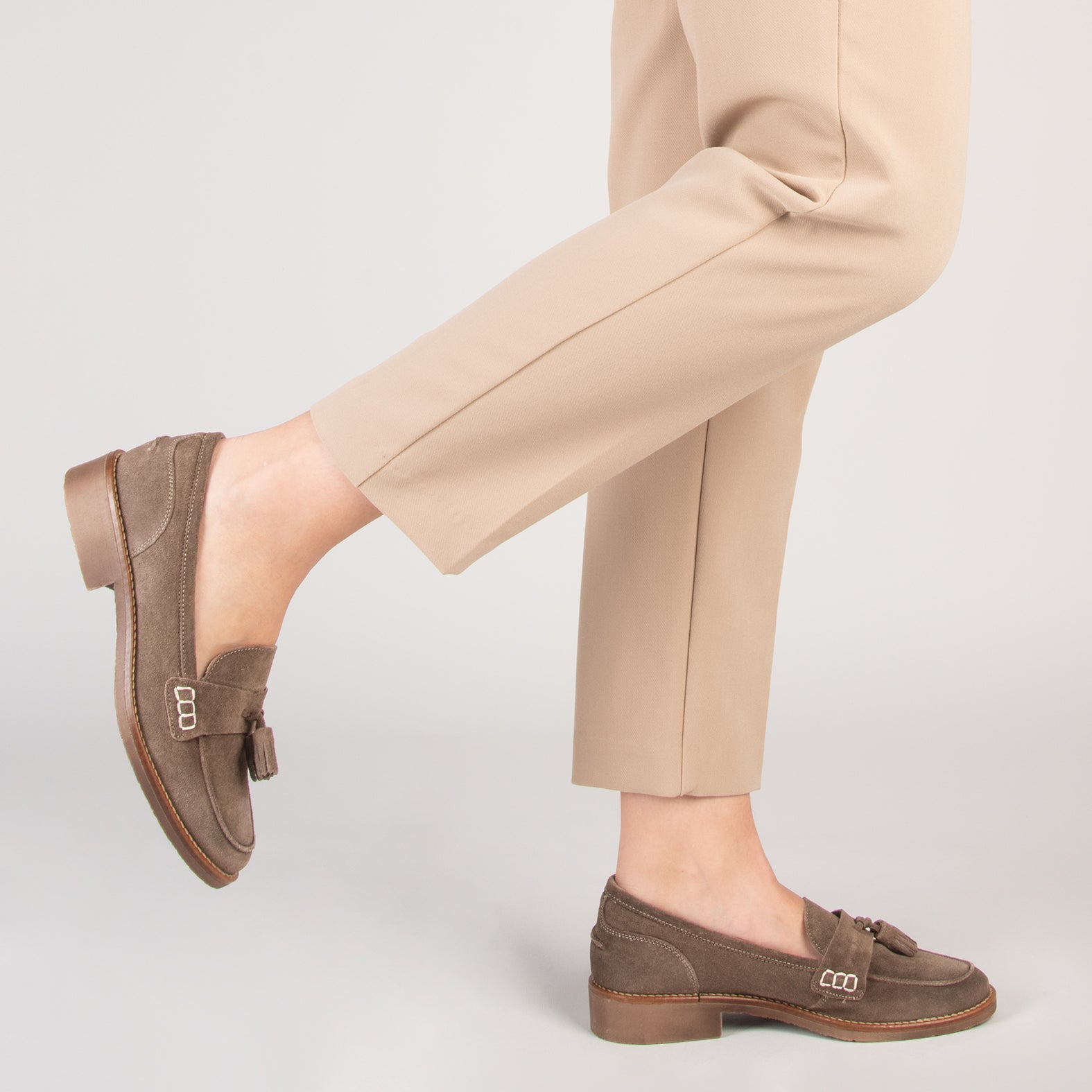 CASTELLANO CASUAL – Mocasín con borla TAUPE