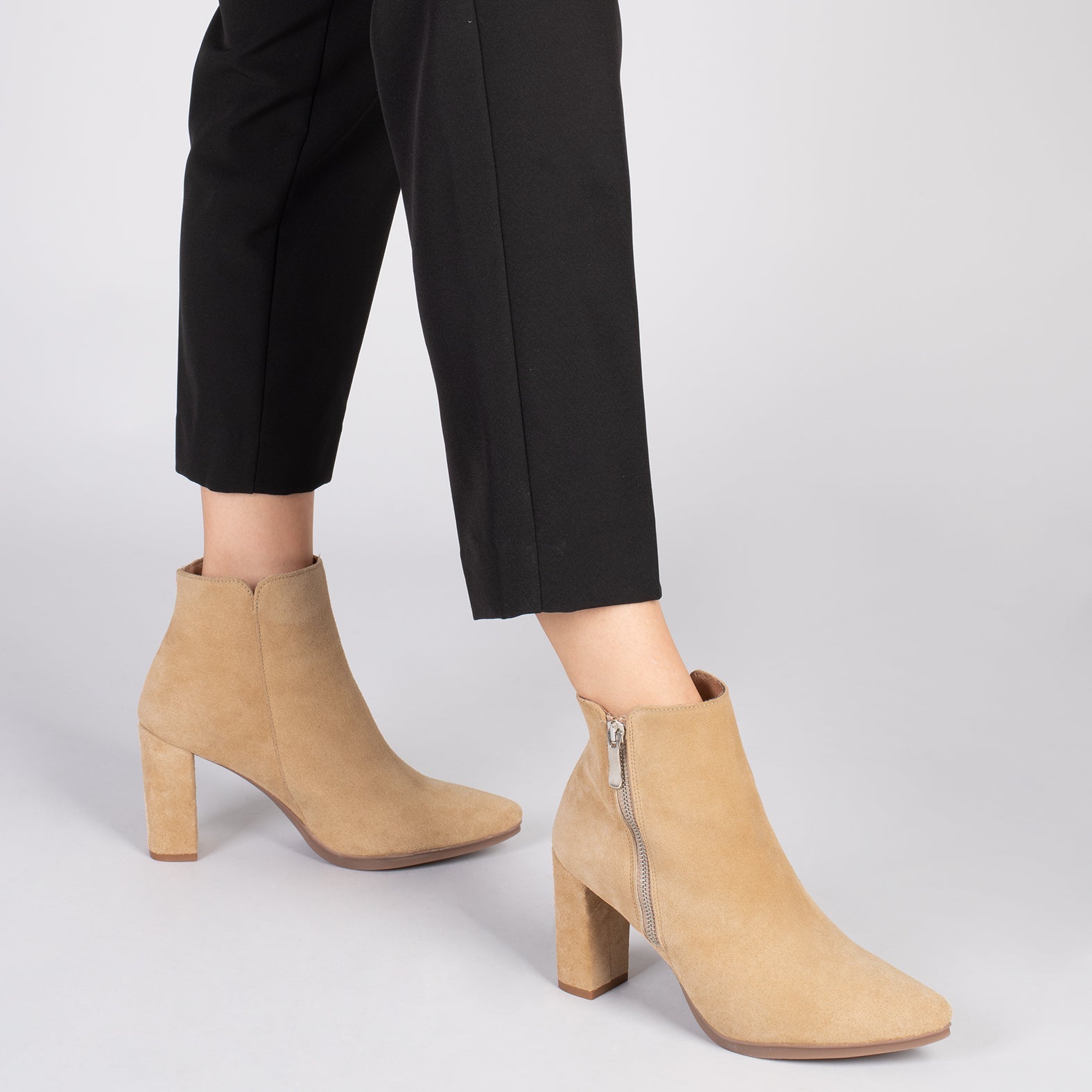 BOTÍN URBAN – Botines de tacón alto BEIGE