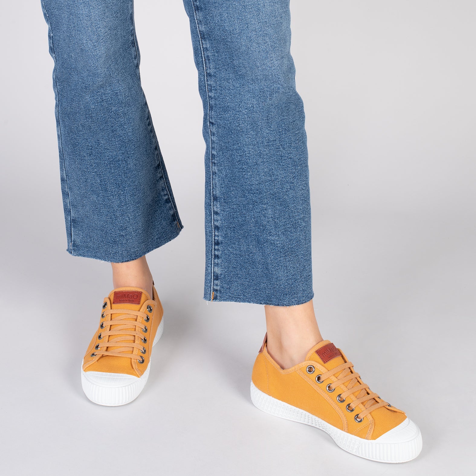 BAMBA - Zapatillas de lona hidrófuga con borreguito MOSTAZA