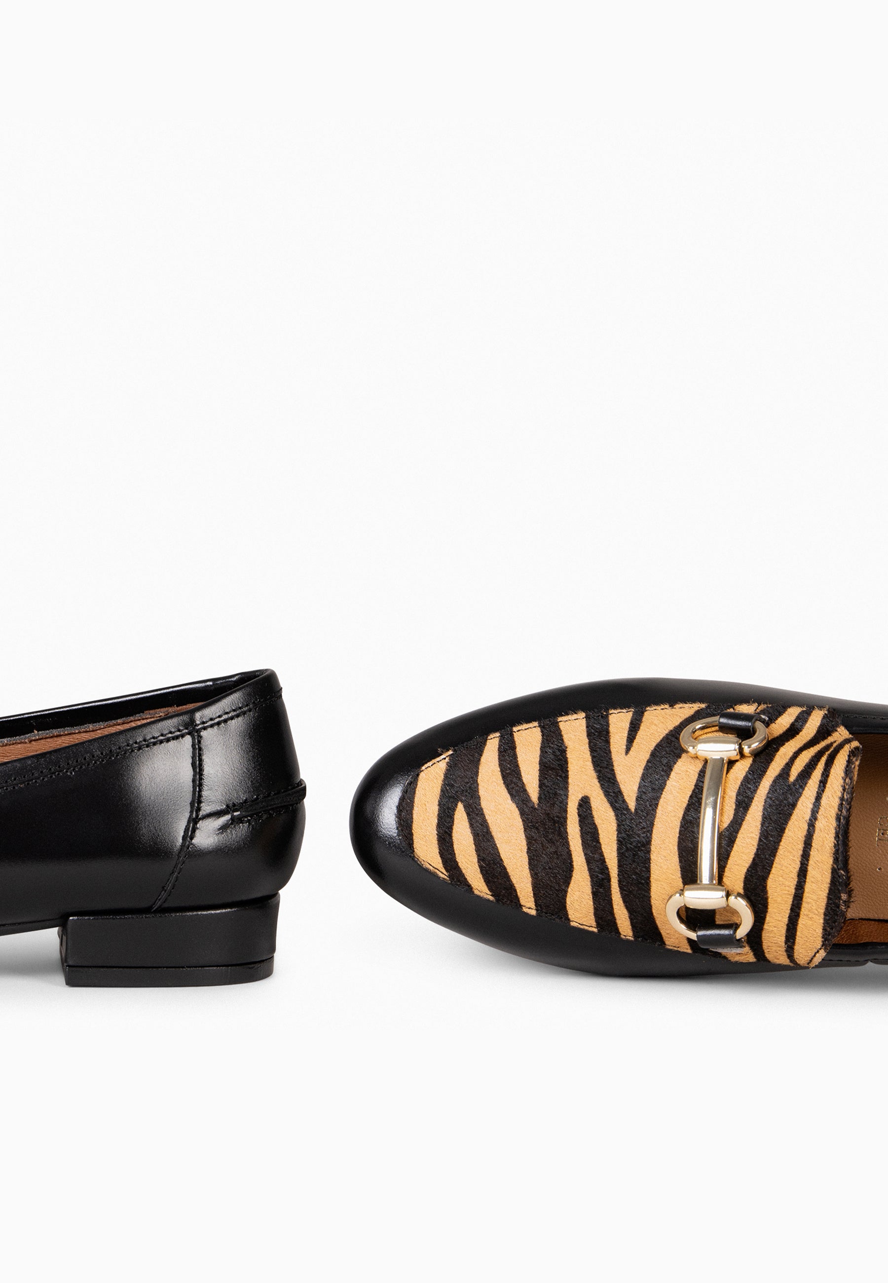 STYLE SAUVAGE - Mocasín tacón bajo CAMEL