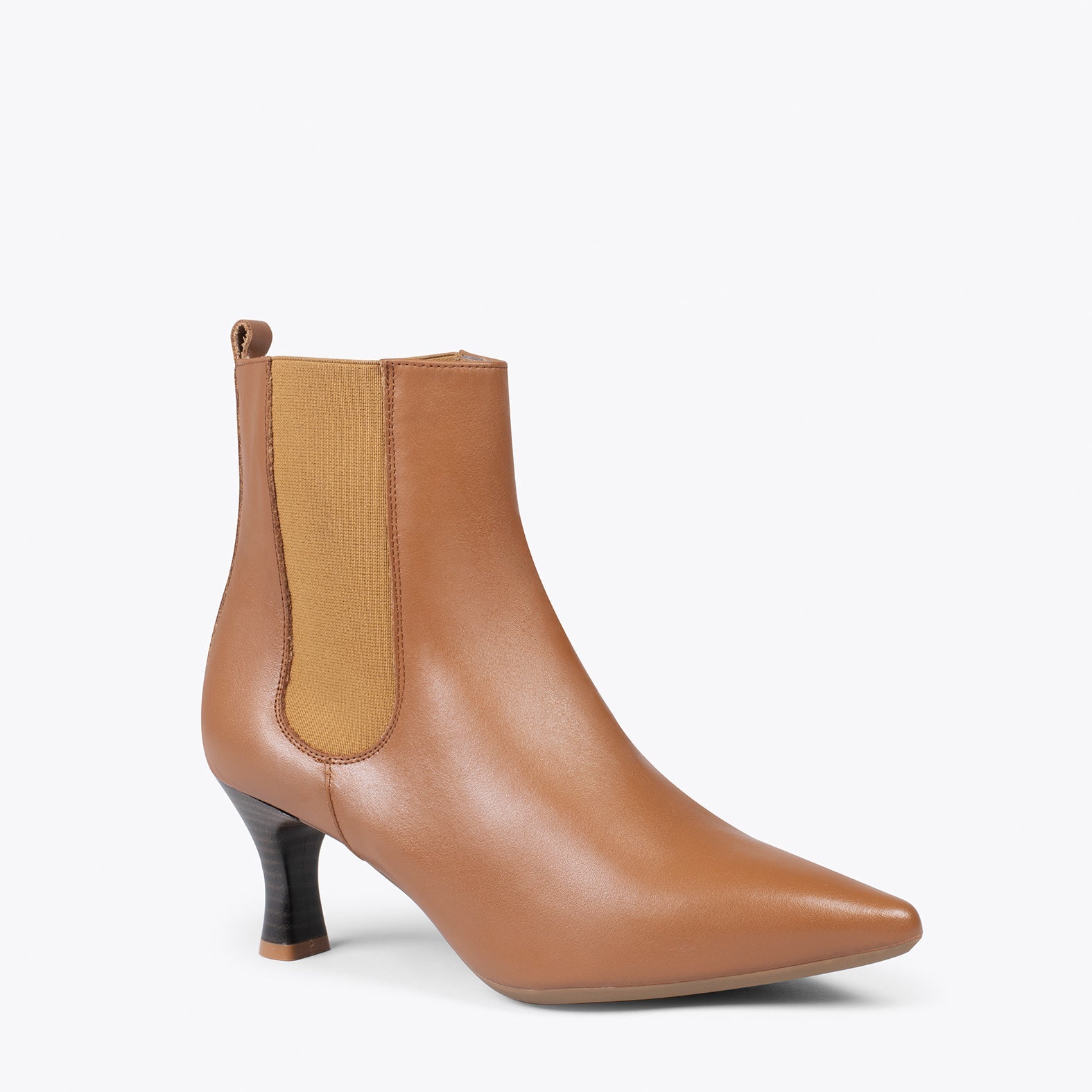 CHIC – Botines chelsea con tacón Camel napa