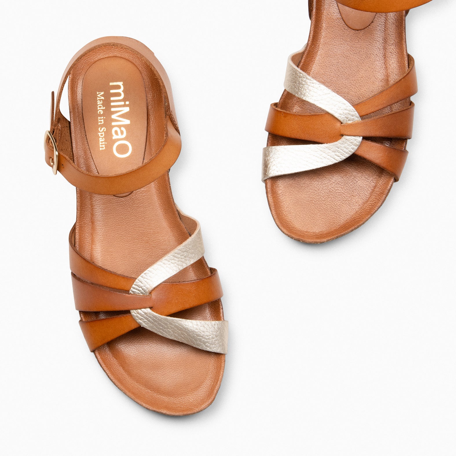 SALOMÉ - Sandalias planas con pulsera CAMEL