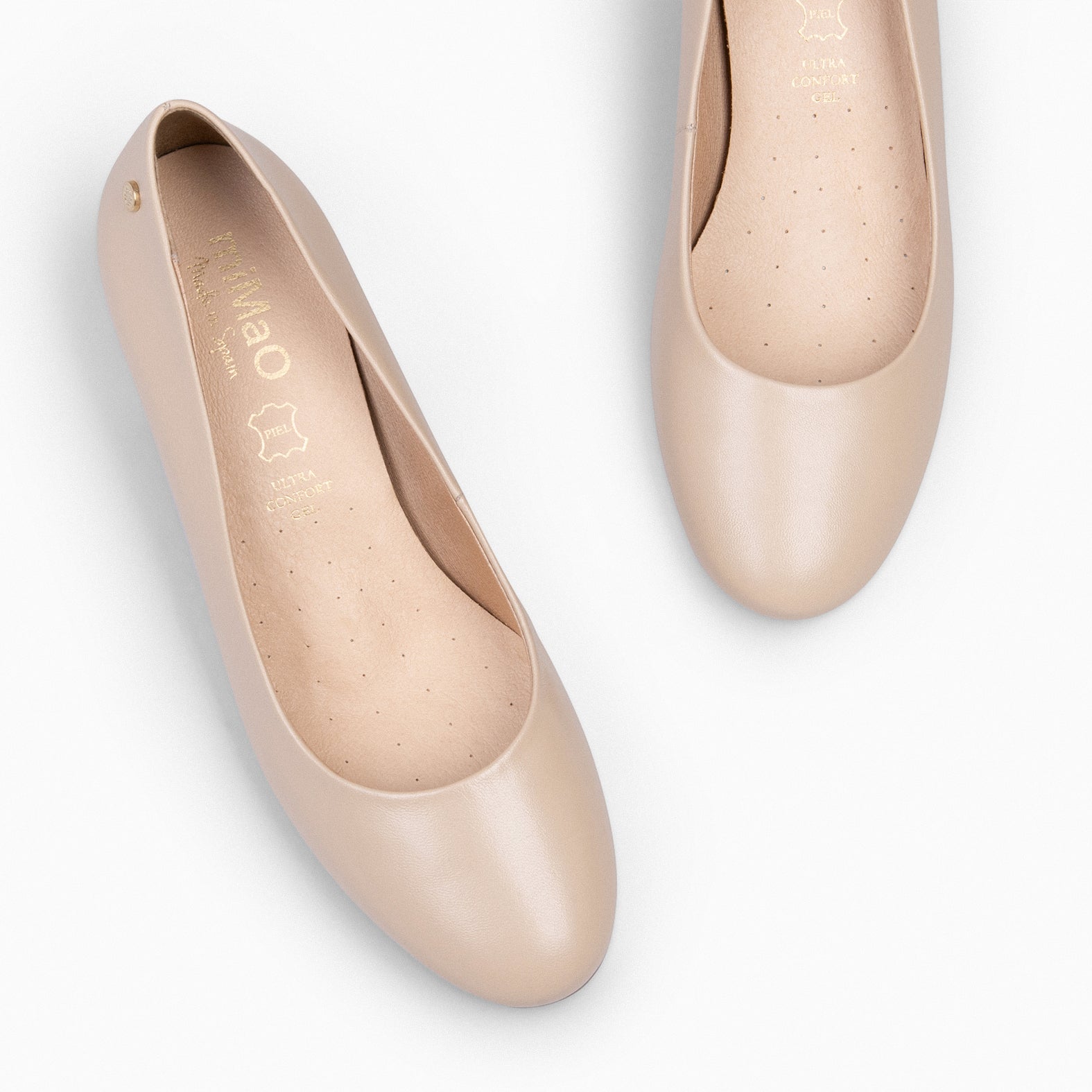 URBAN REDONDO SALÓN – Zapatos de tacón bajo de napa BEIGE
