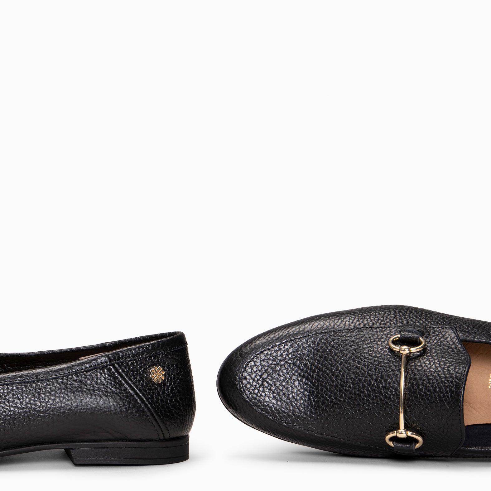 STYLE – Mocasines planos con adorno metalizado NEGRO