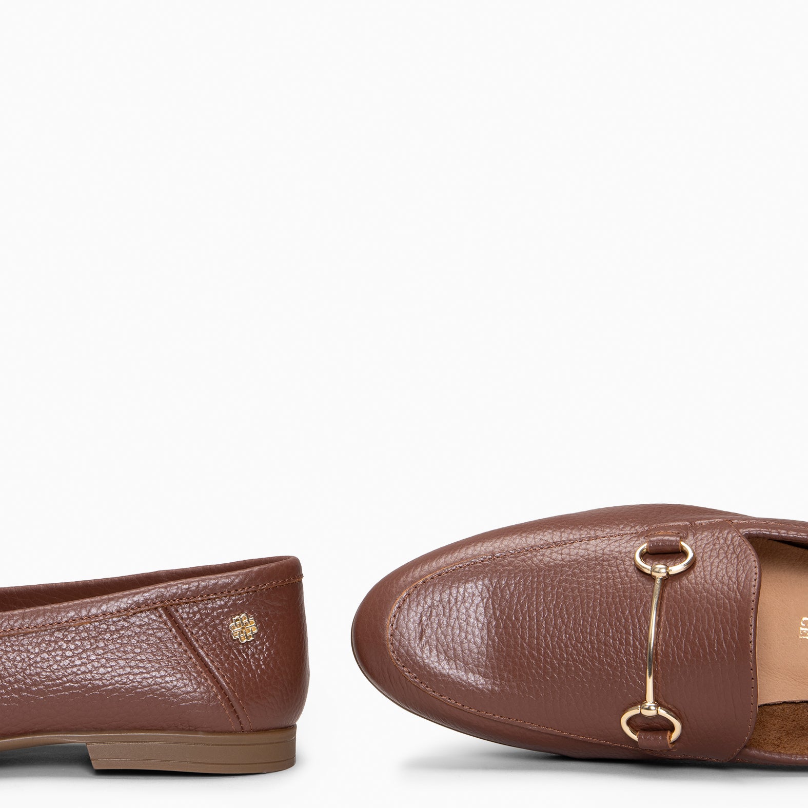 STYLE – Mocasines planos con adorno metalizado MARRÓN