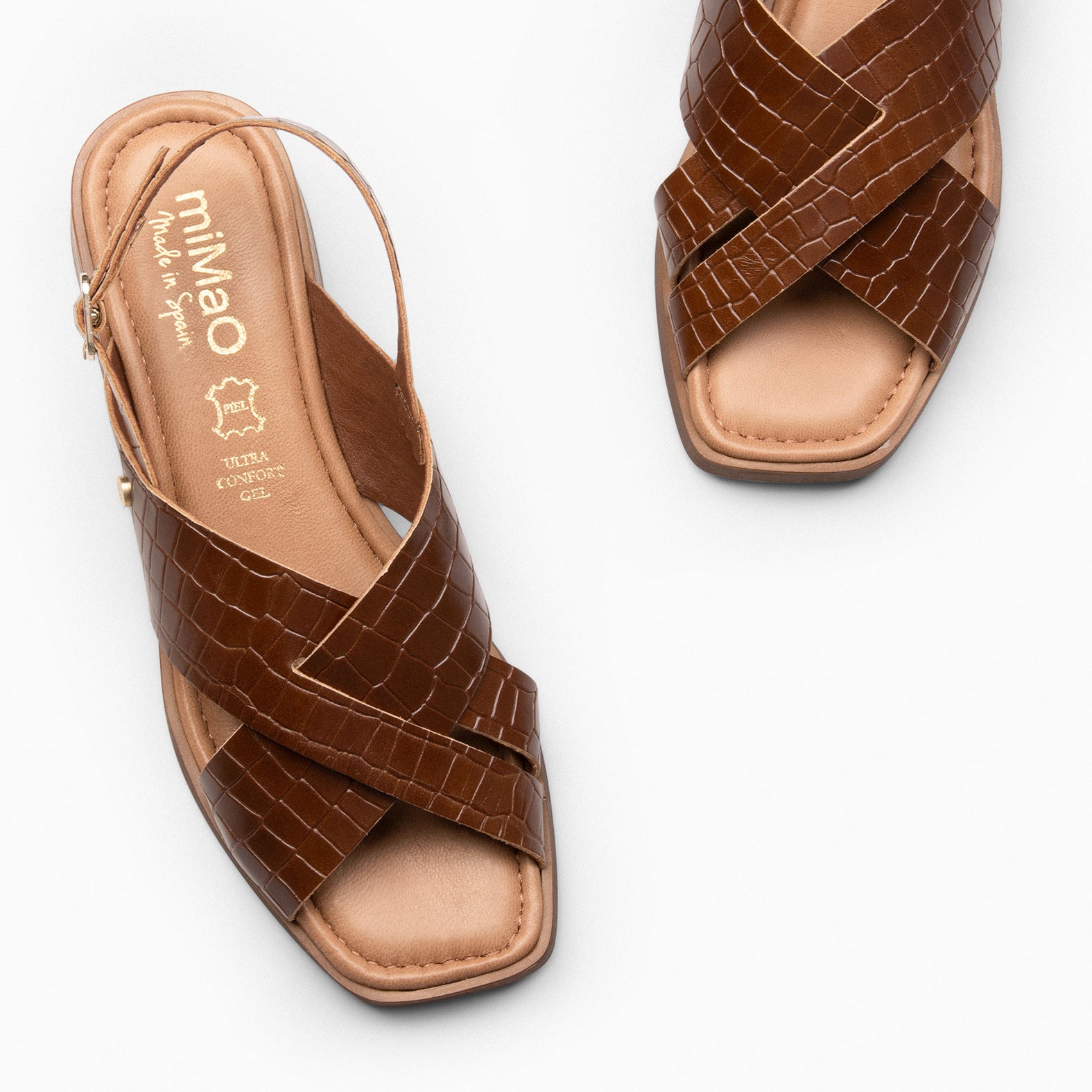 BETANIA - Sandalias planas de piel grabado coco MARRÓN