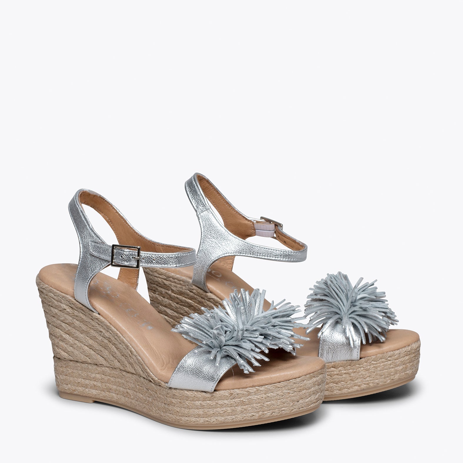 ZAHARA Cuña de esparto con plataforma y flecos PLATA