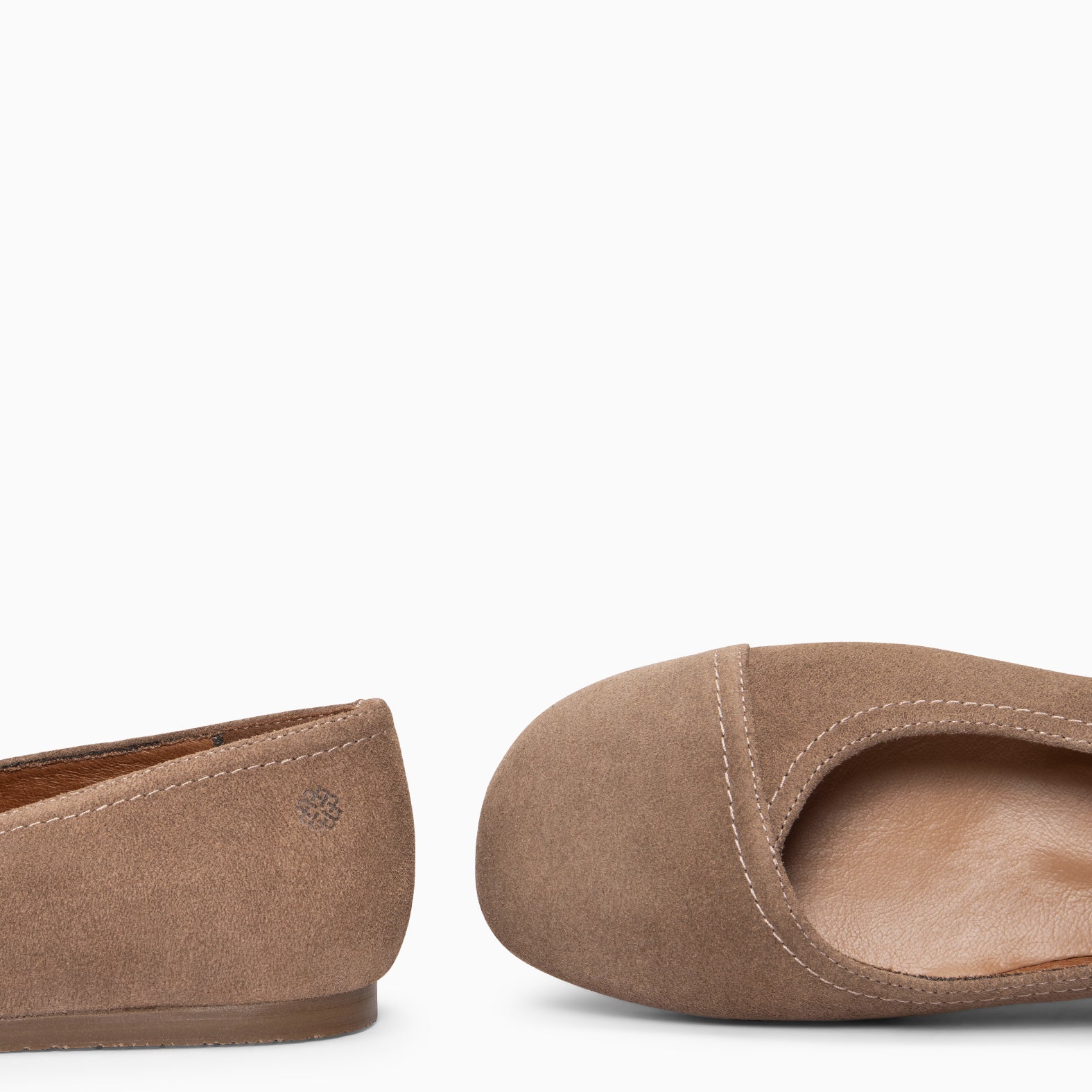 PLUMA - Bailarina baresoft de serraje en TAUPE