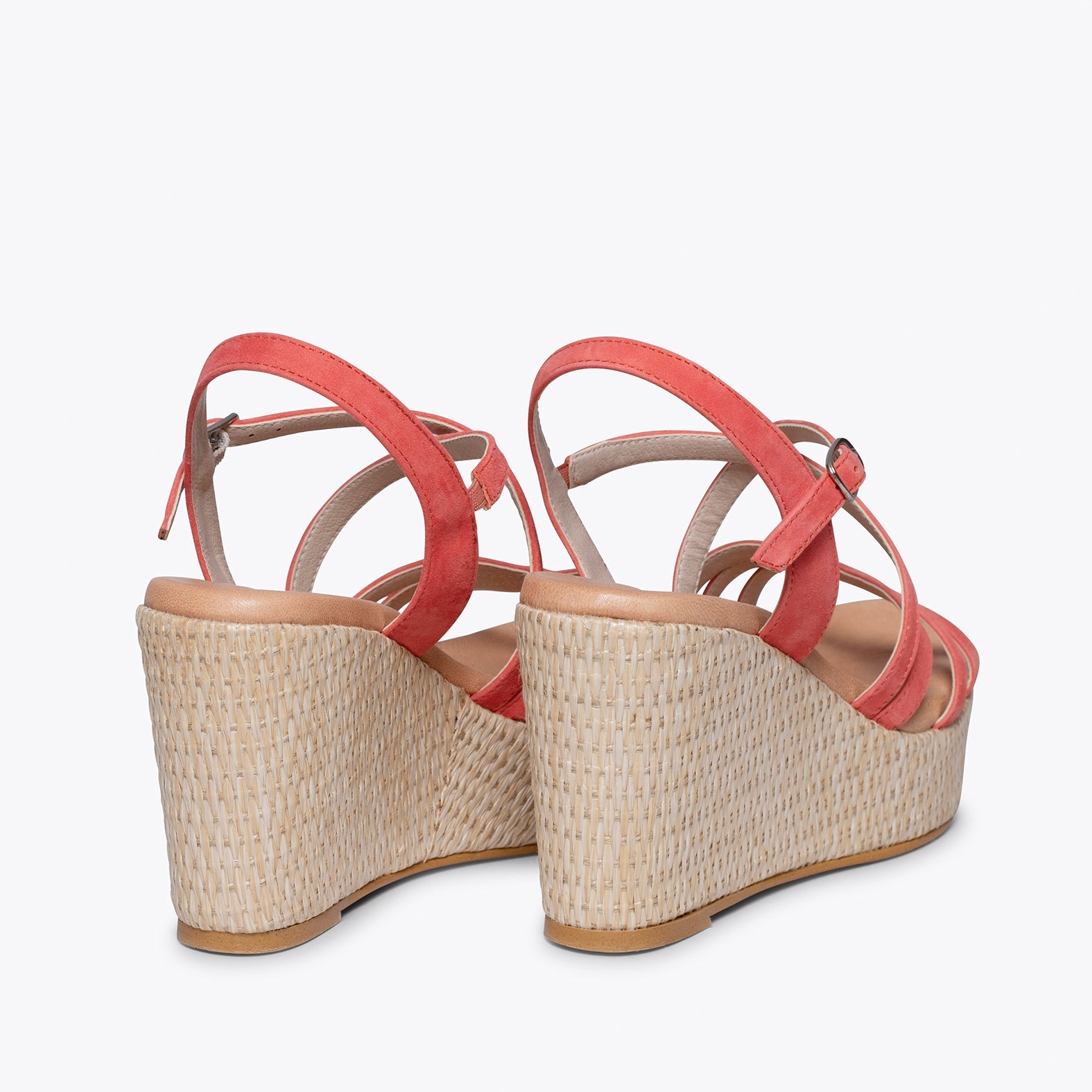 MICONOS Cuña con plataforma de rafia y tiras cruzadas CORAL
