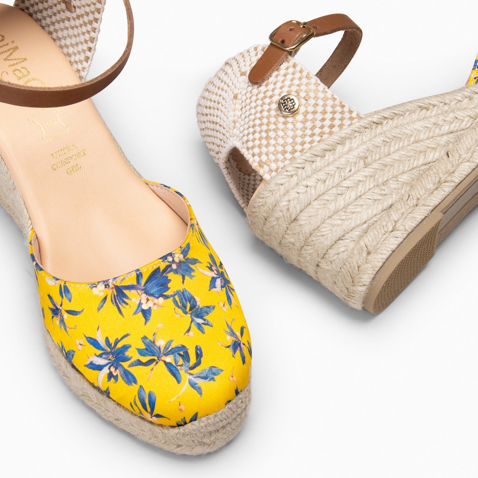 JAMAICA - Cuñas de esparto conn estampado de flores AMARILLO
