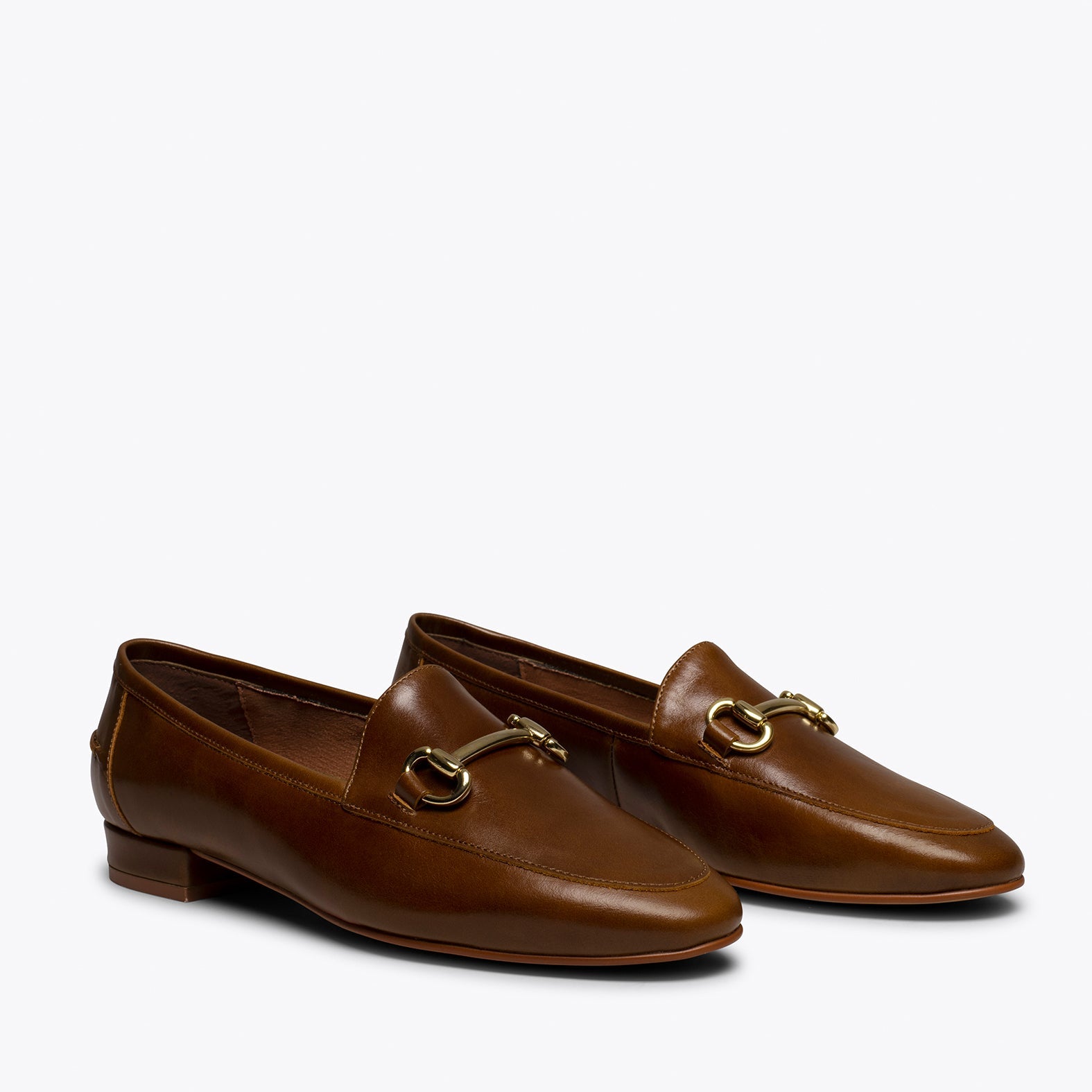 STYLE- Mocasín CUERO con detalle metálico