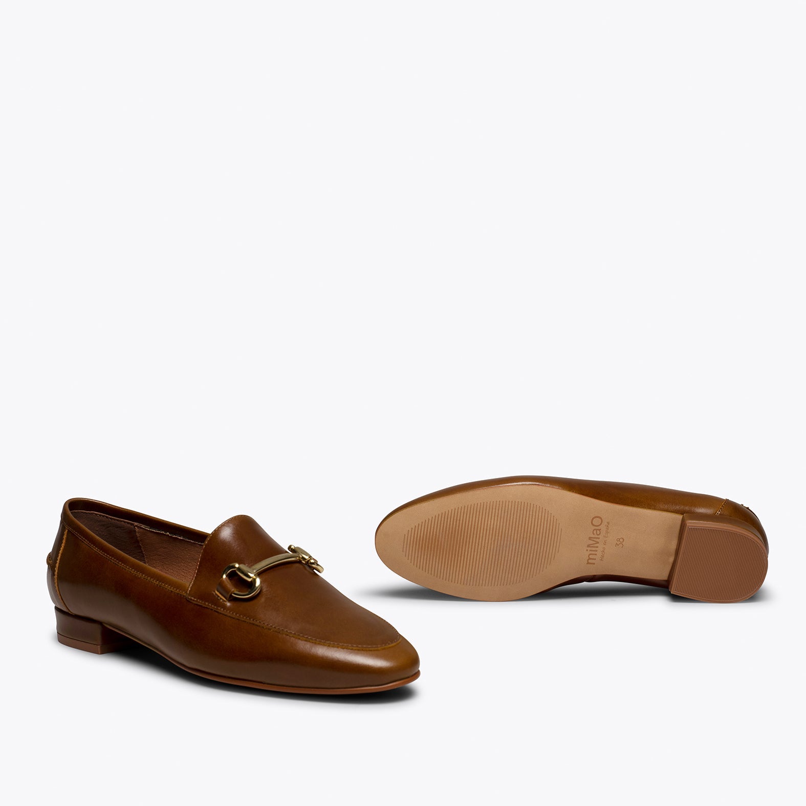 STYLE- Mocasín CUERO con detalle metálico