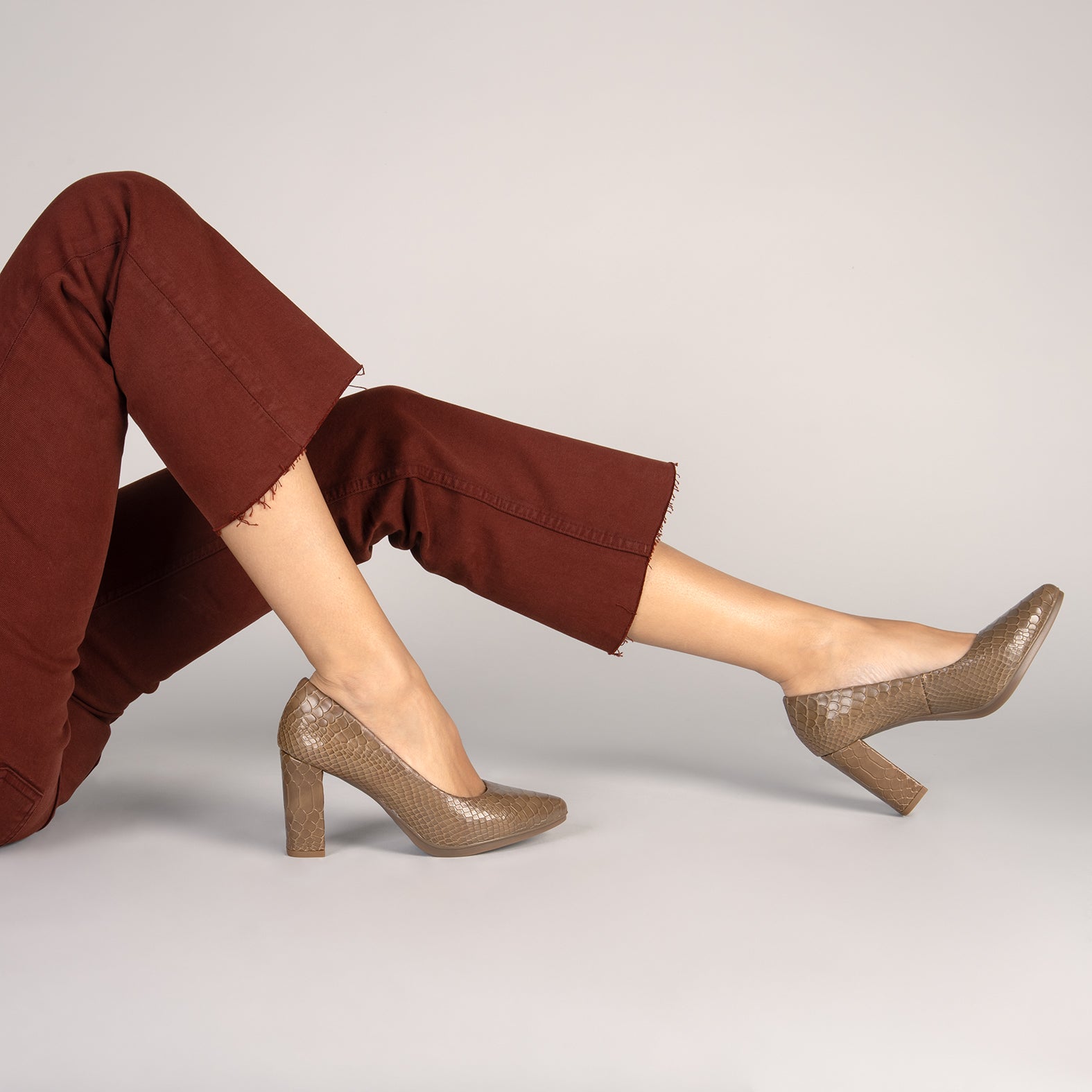 URBAN SAUVAGE - Zapatos de salón con textura de serpiente TAUPE