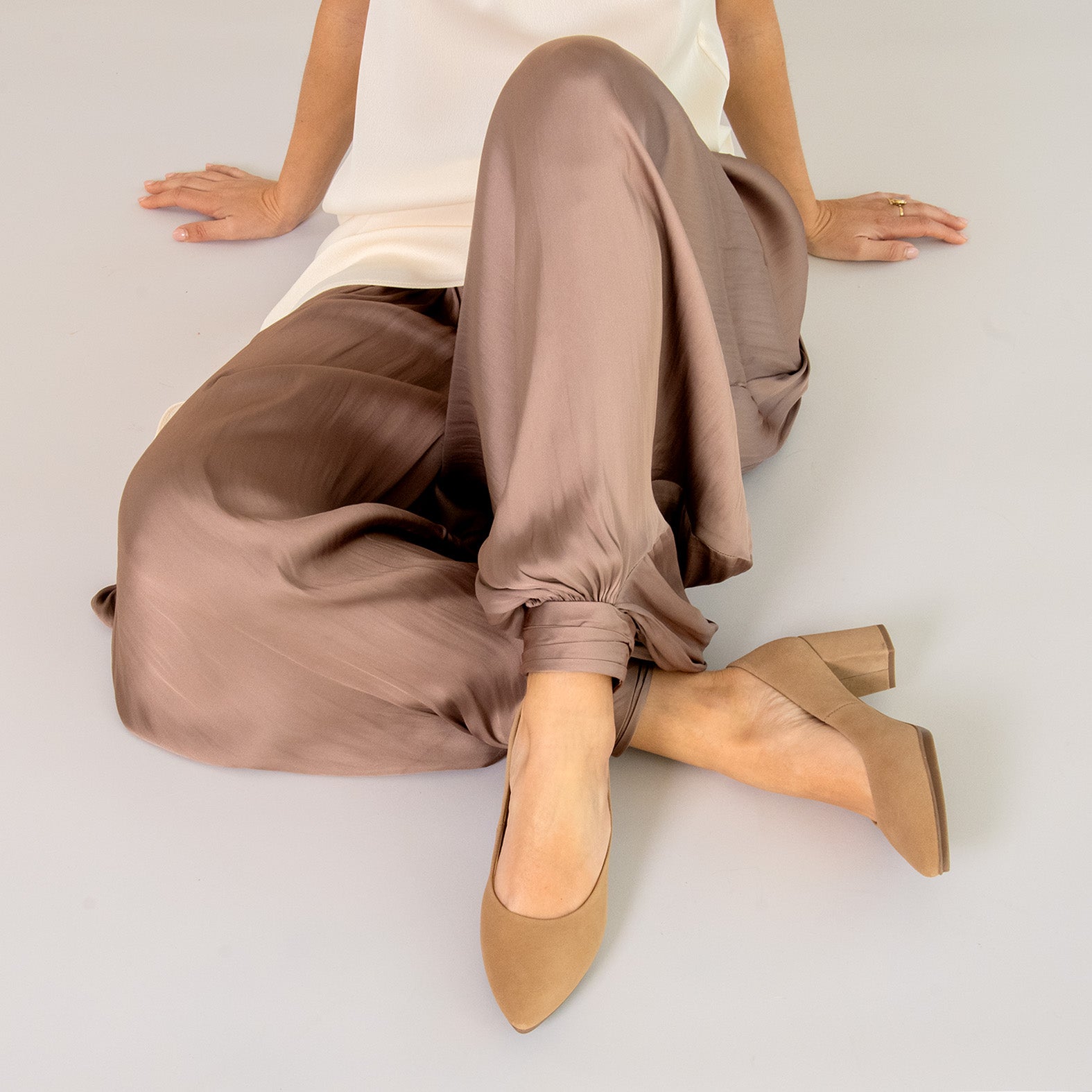 URBAN S - Zapato de tacón medio ante BEIGE
