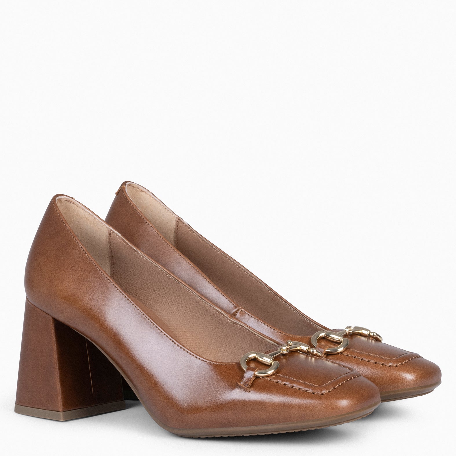 MÍA – Zapatos con tacón bloque CAMEL