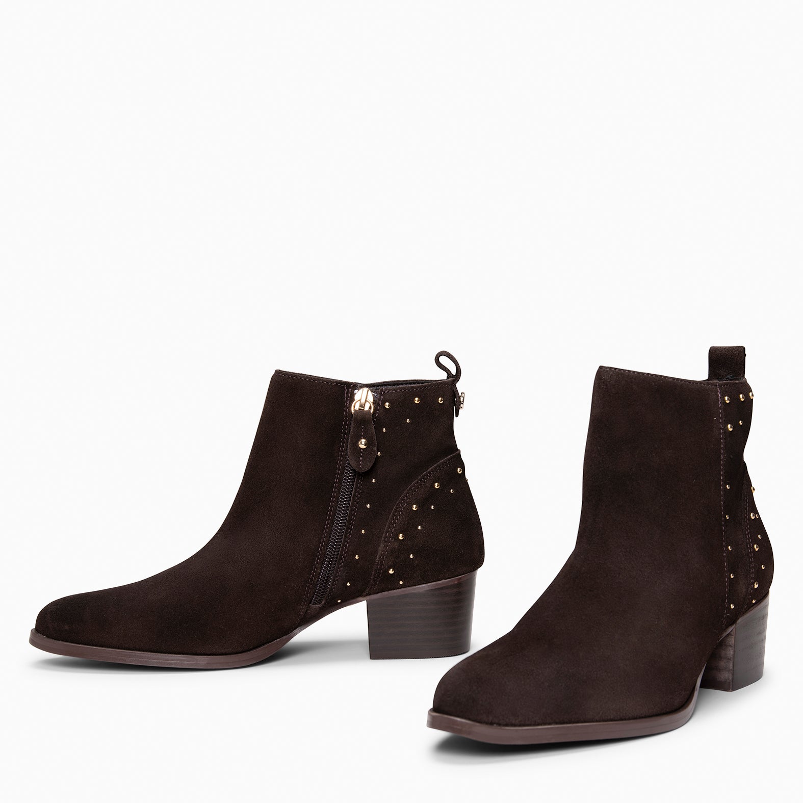 DUSTY – Botines de serraje con tachas MARRON