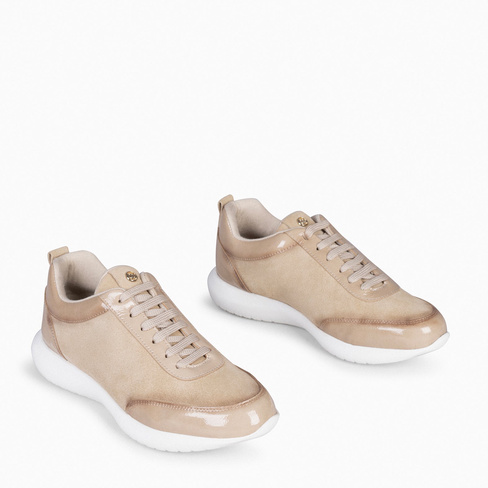 LOIRA - Zapatillas de Serraje BEIGE con Charol difuminado