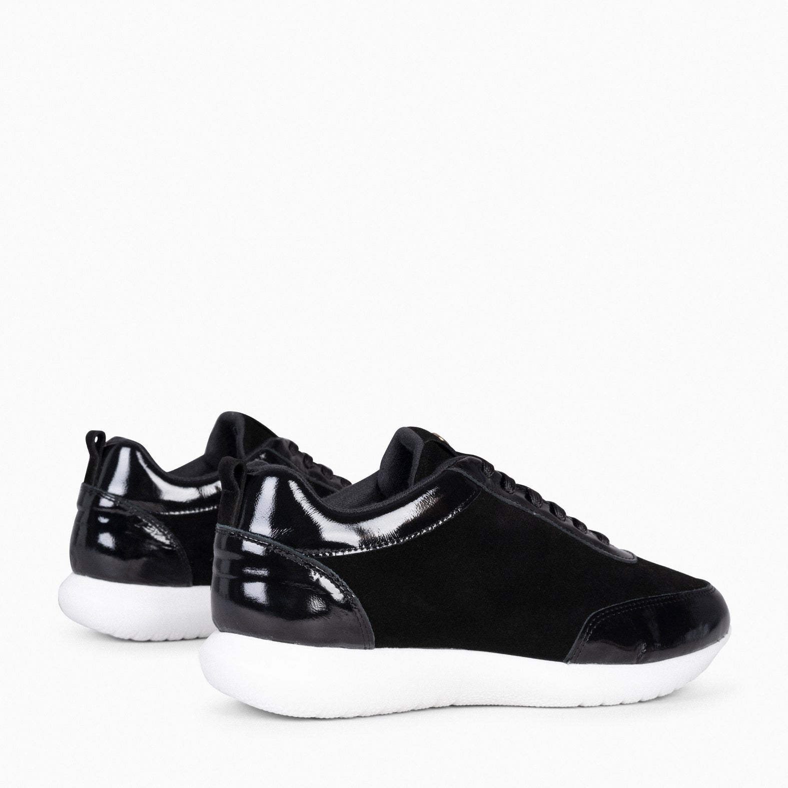 LOIRA - Zapatillas de Serraje NEGRO con Charol difuminado