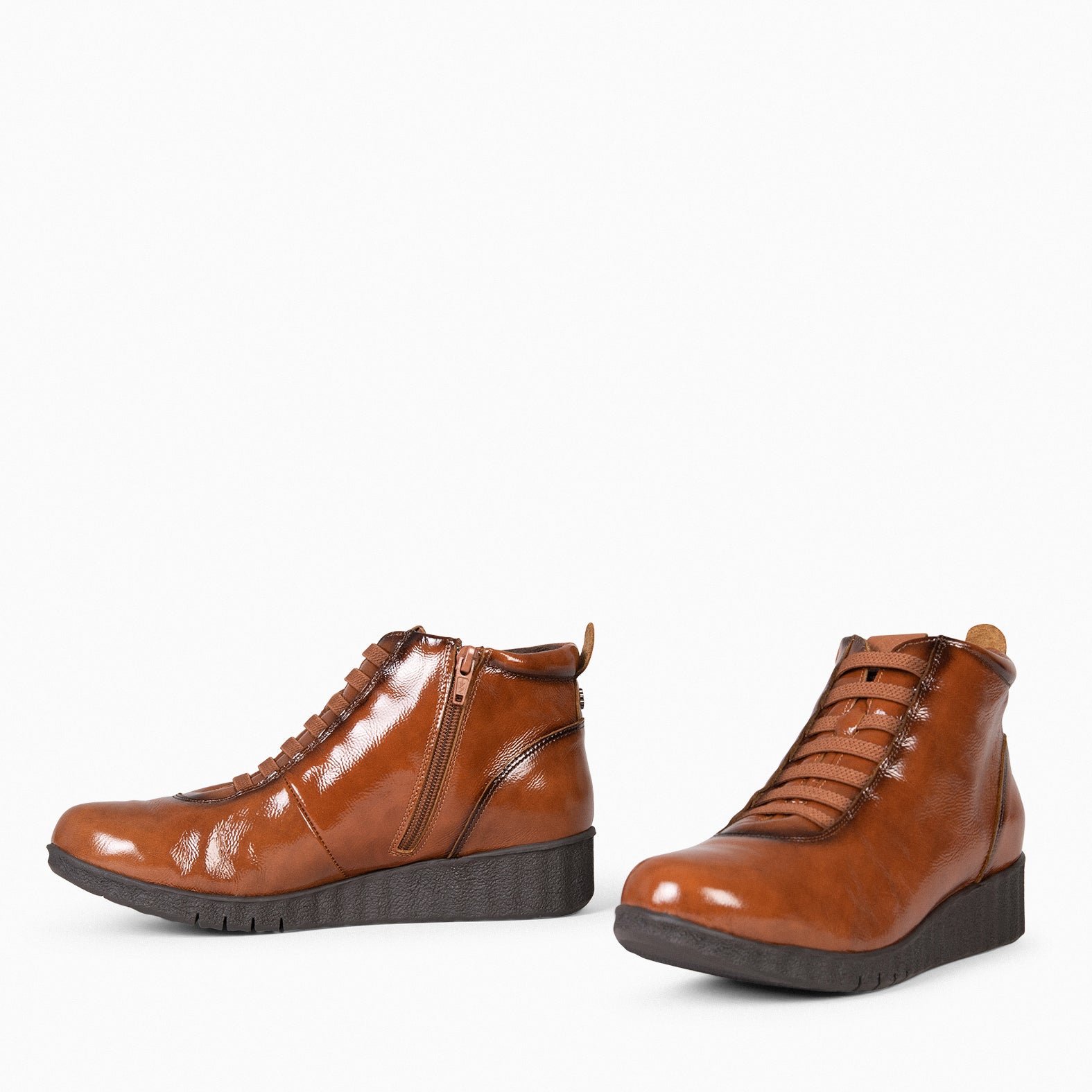 FLEXY - Zapatillas Abotinadas de charol CAMEL