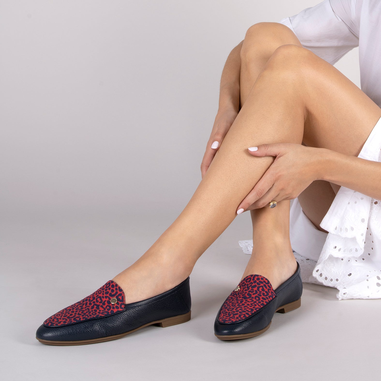 STYLE SAUVAGE - Mocasín tacón bajo MARINO