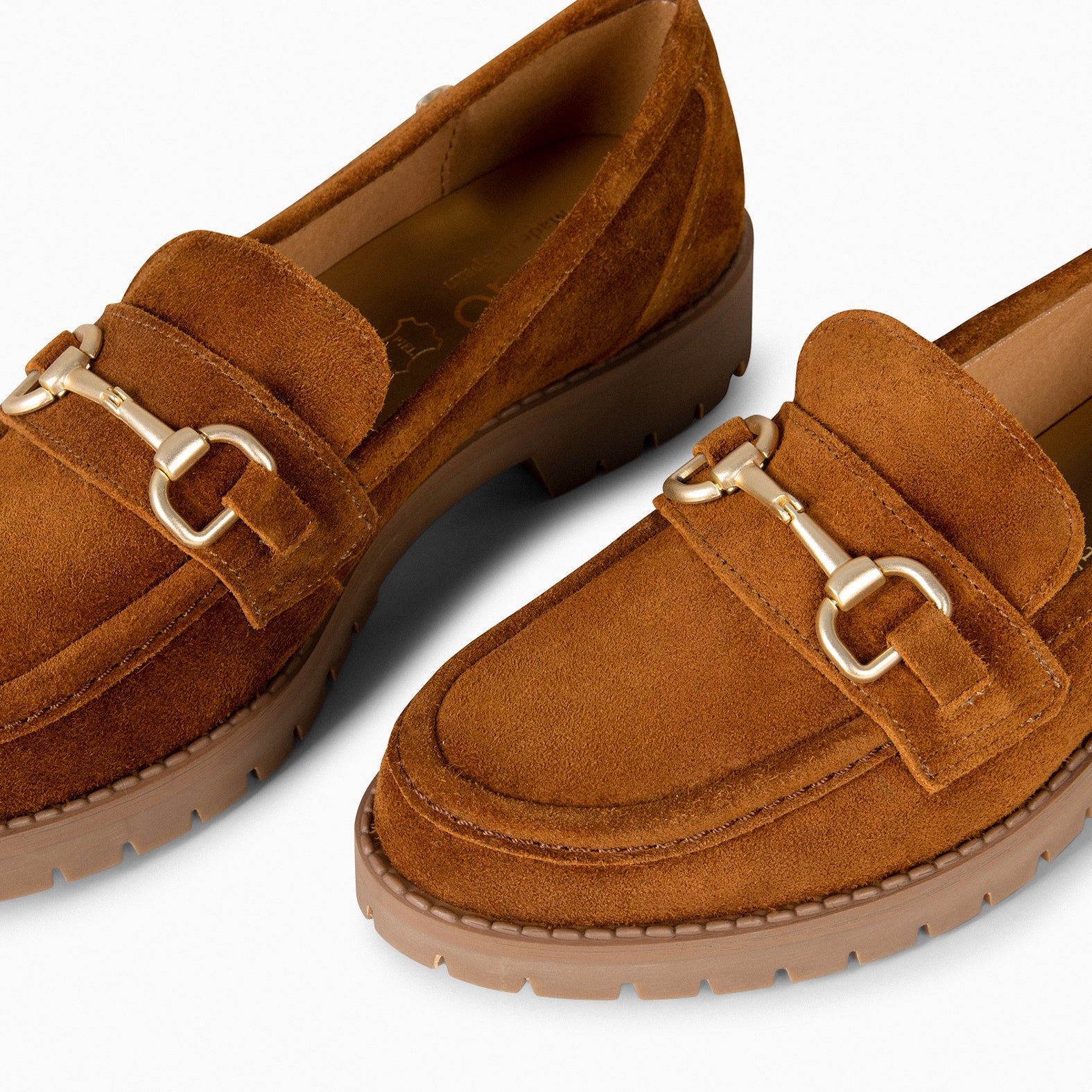TREVILLA - Mocasín con aplique metálico CAMEL