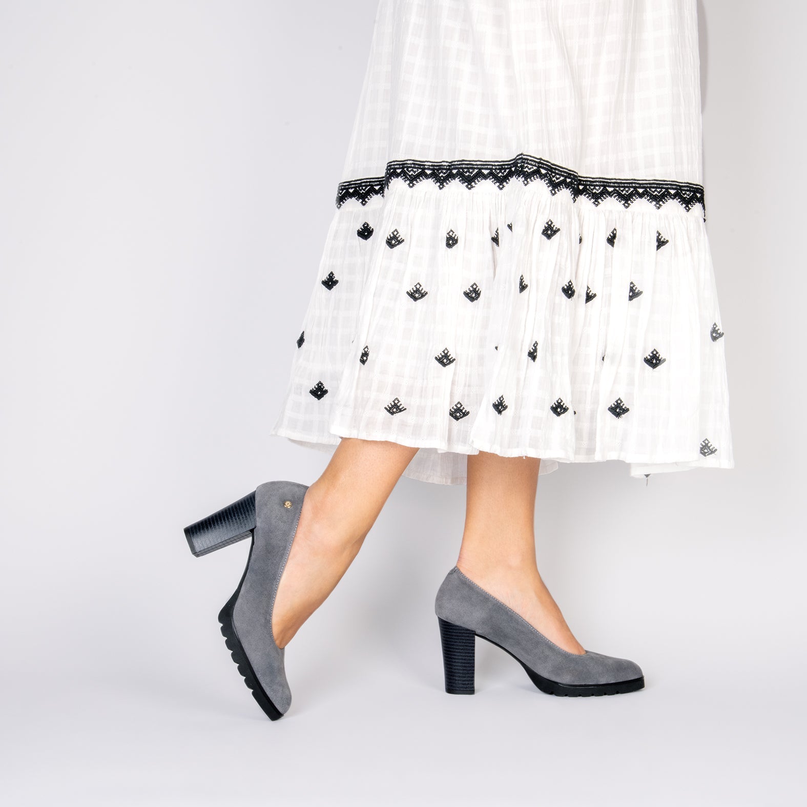 URBAN TREND - Salones casual de serraje GRIS