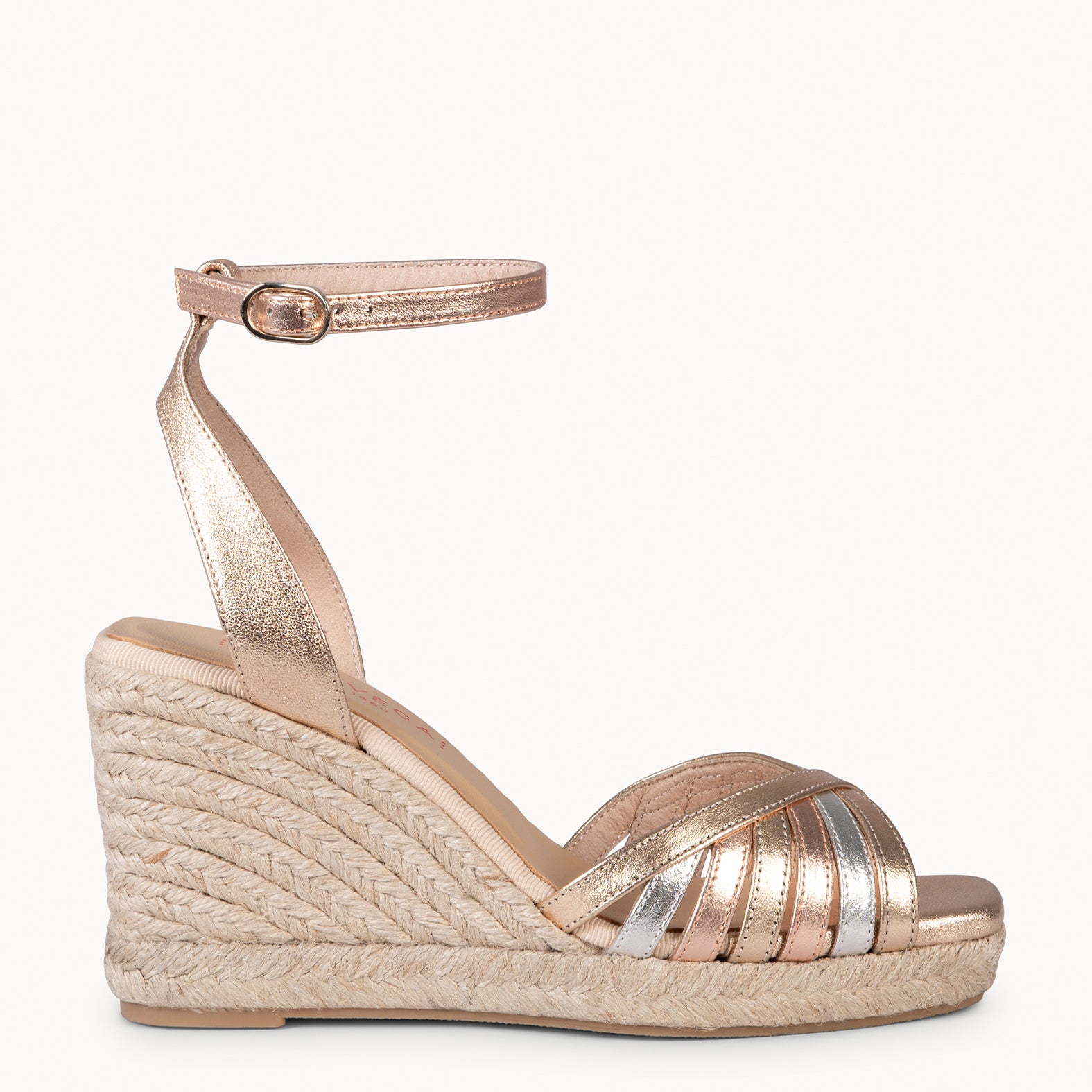 ISABEL - SANDALIAS MULTIMETAL DE TIRAS CRUZADAS CON CUÑA