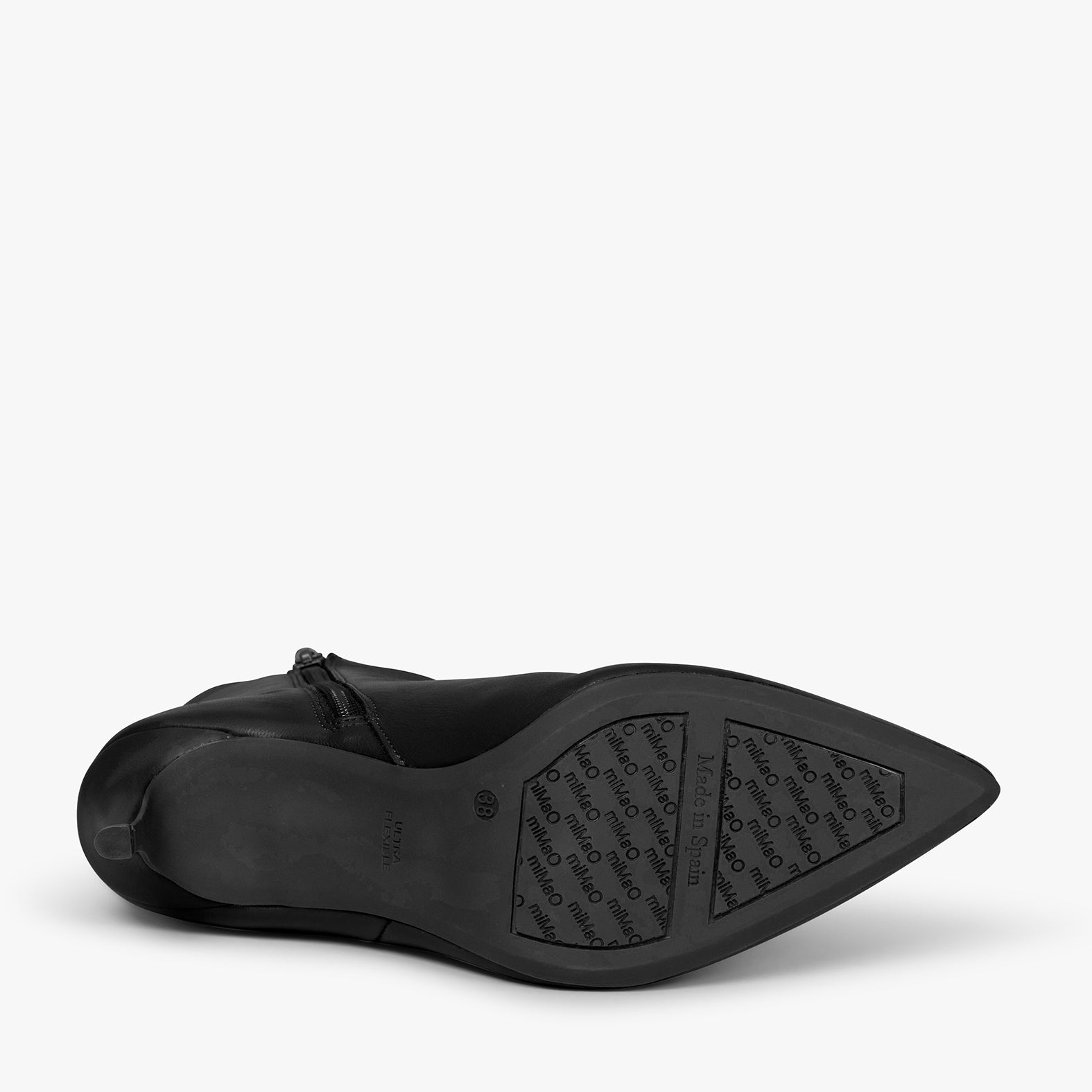 OUTFIT Botines de piel con tacón de aguja NEGROS