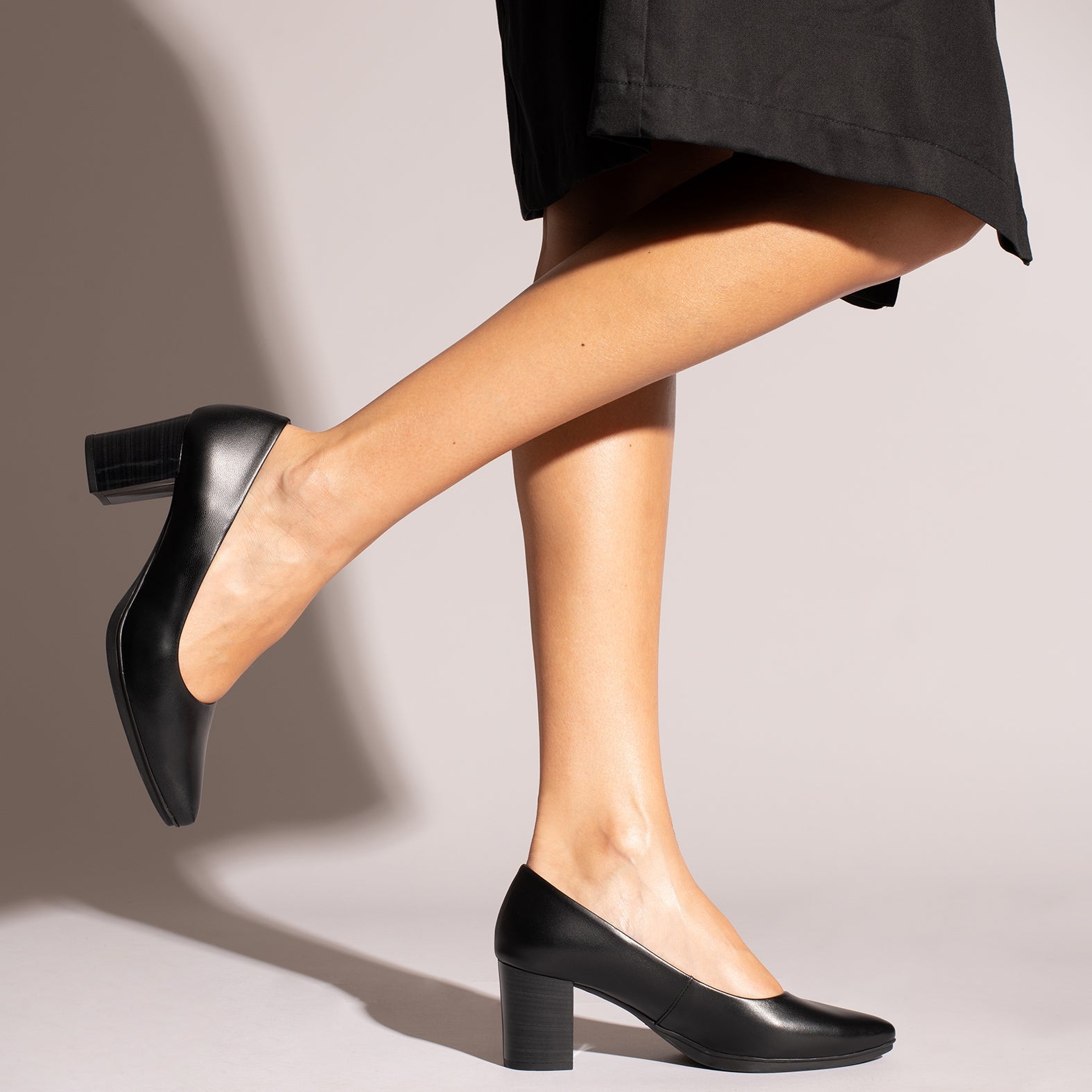 URBAN S SALON - Zapatos NEGROS con tacón madera