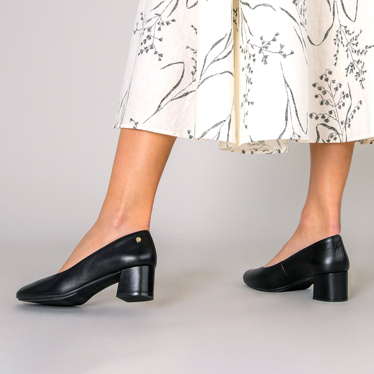 URBAN REDONDO SALÓN – Zapatos de tacón bajo de napa NEGRO