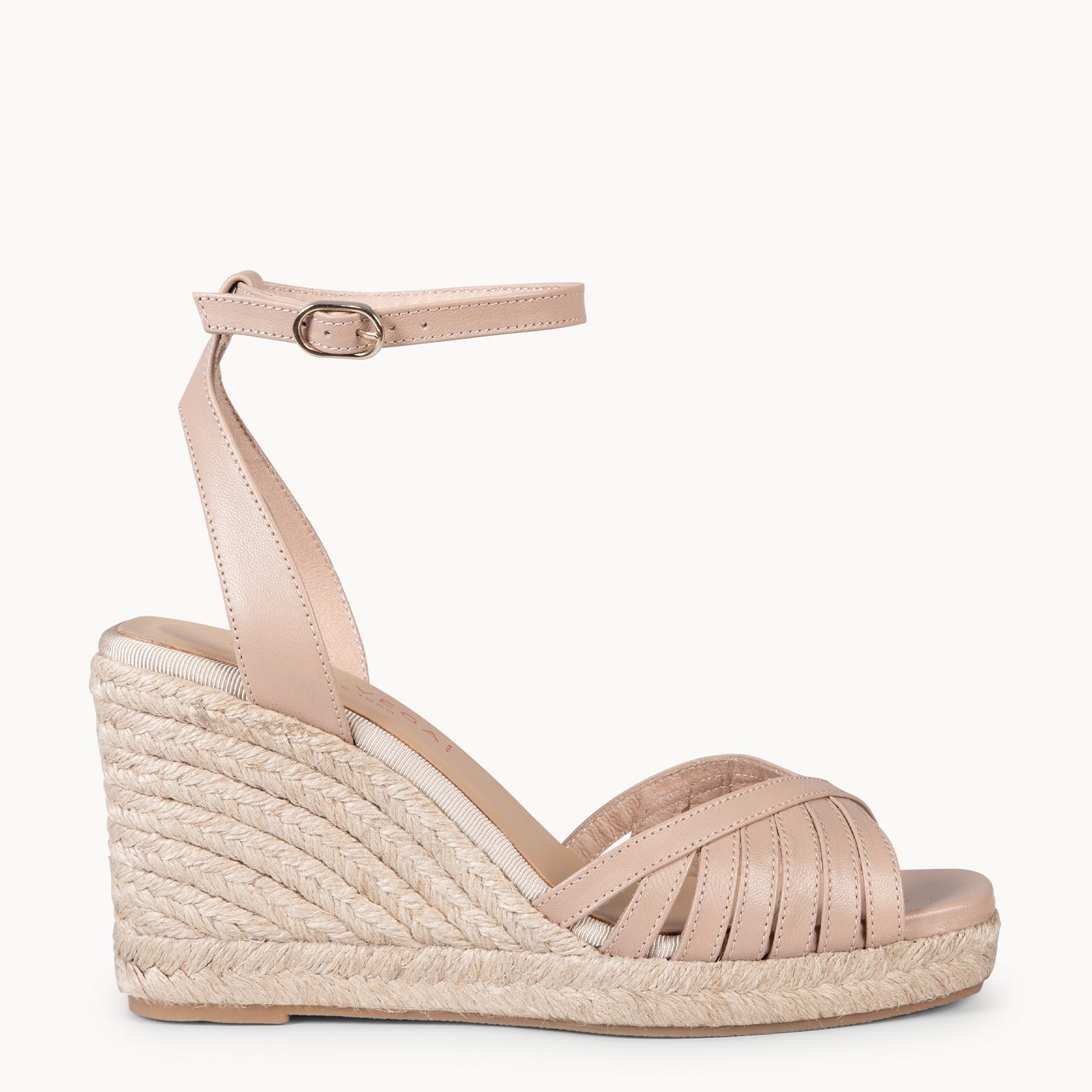 ISABEL - SANDALIAS NUDE DE TIRAS CRUZADAS CON CUÑA