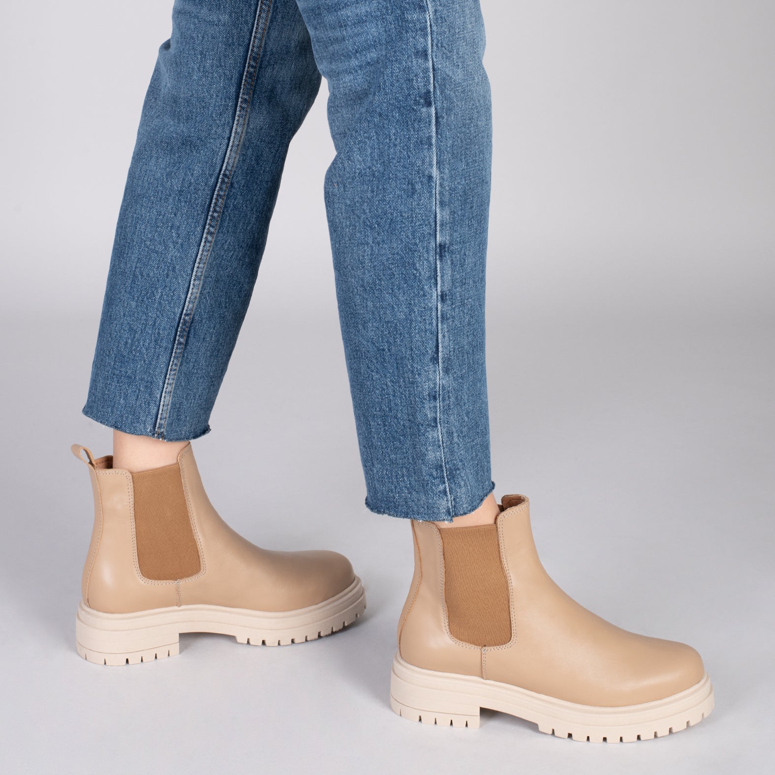 LEEDS – Botines de piel con plataforma NUDE