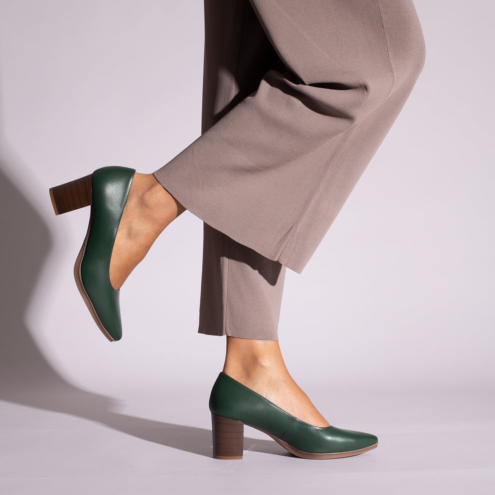 URBAN S SALON - Zapato VERDE con tacón madera