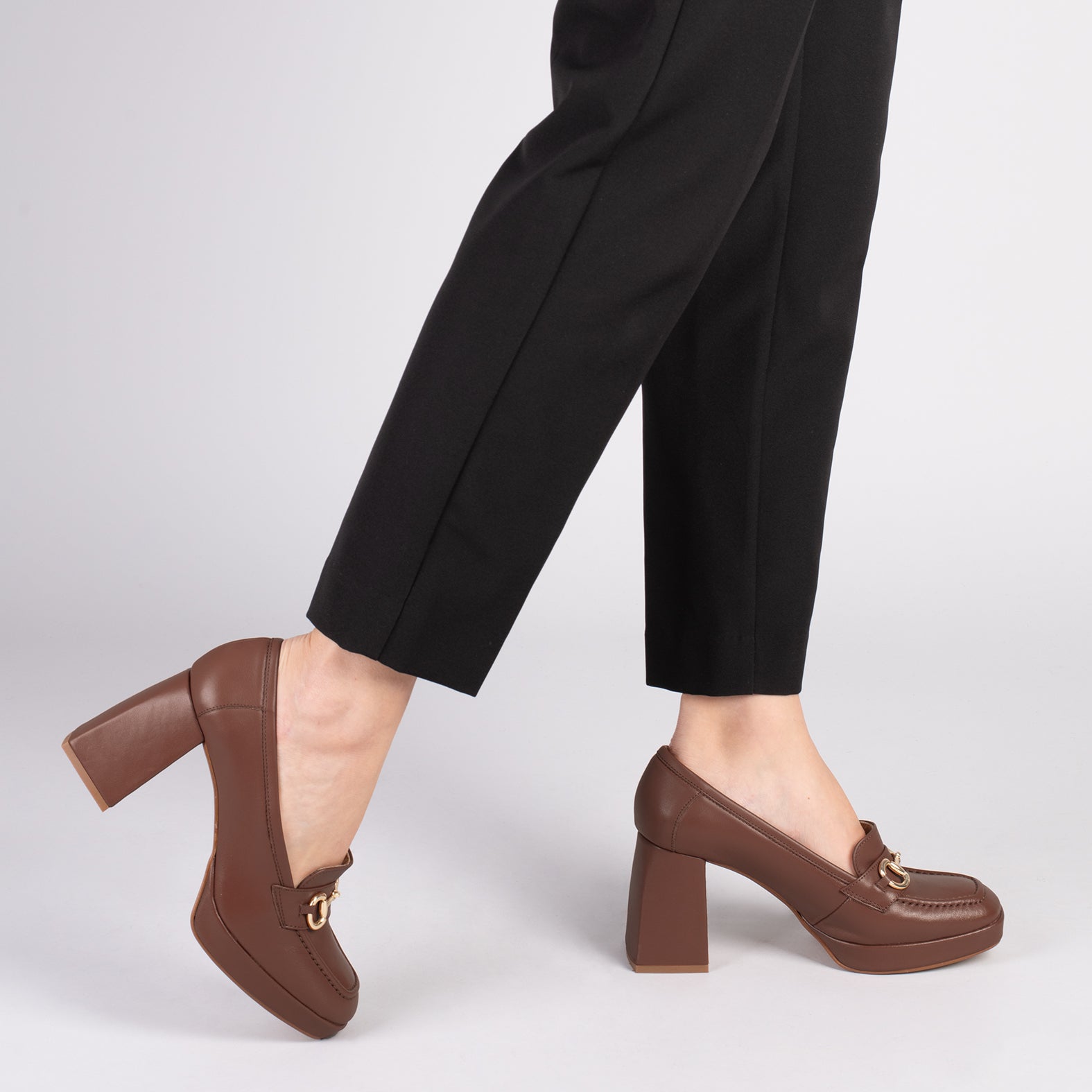 ANNETTE – Mocasines de mujer con tacón y plataforma MARRÓN