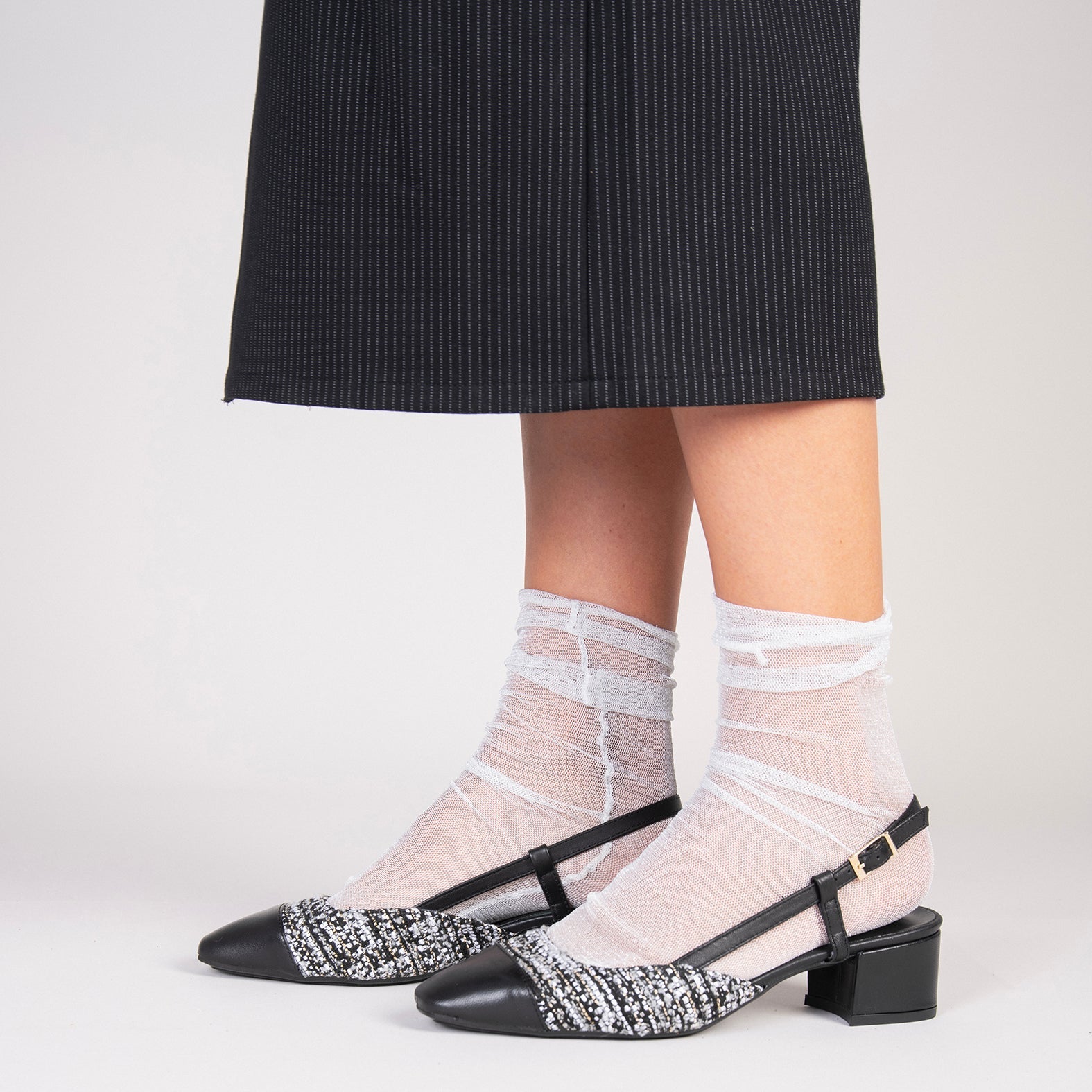 AUDREY - Manoletinas destalonadas Bicolor con tacón TWEED NEGRO