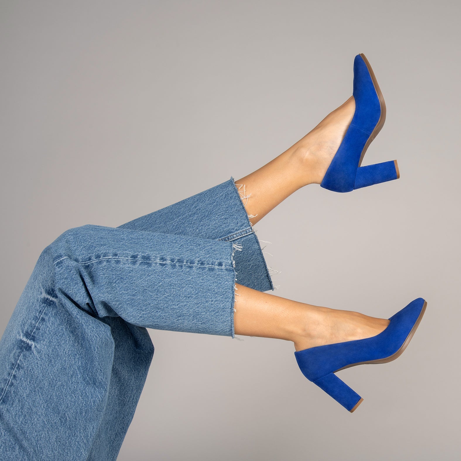 URBAN – Zapatos de tacón alto de ante AZUL ELÉCTRICO