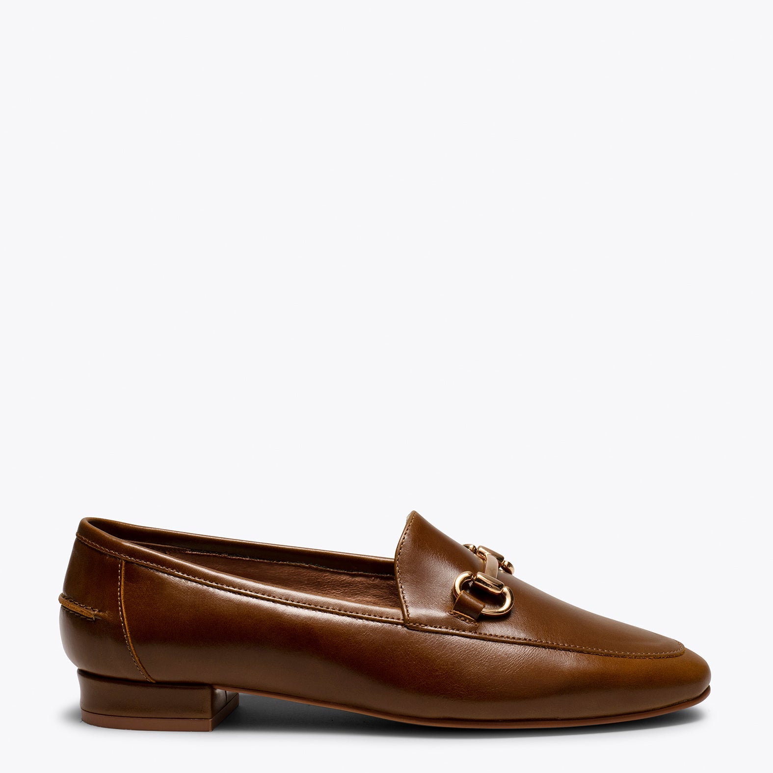 STYLE- Mocasín CUERO con detalle metálico