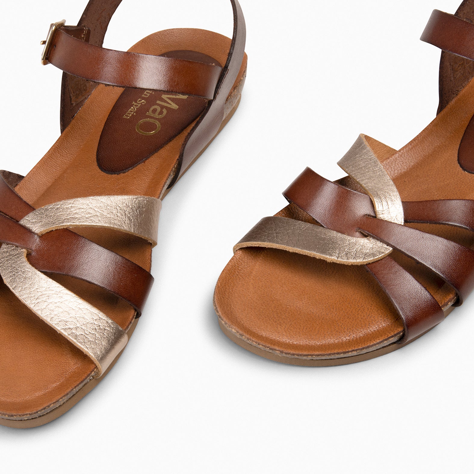 SALOMÉ -  Sandalias planas con pulsera MARRÓN