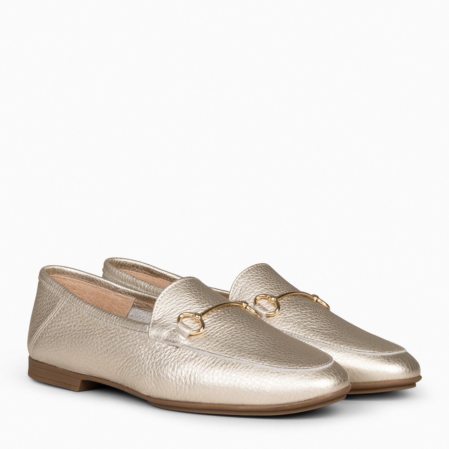 STYLE – Mocasines planos con adorno metalizado PLATINO