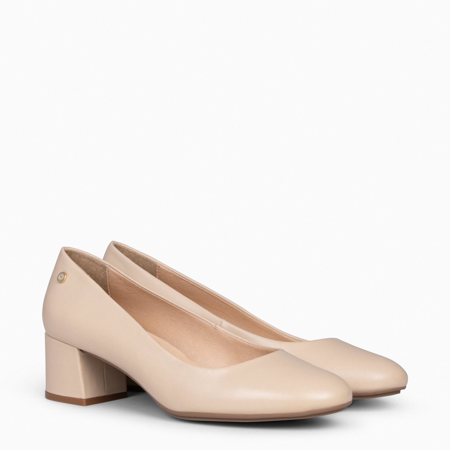 URBAN REDONDO SALÓN – Zapatos de tacón bajo de napa BEIGE