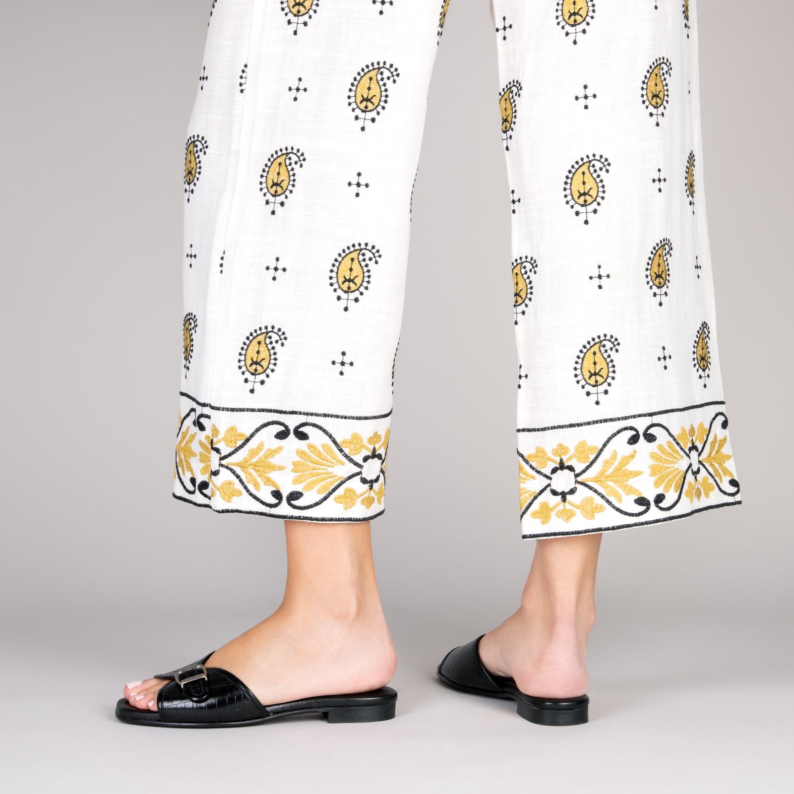 NAIROBI – Sandalias planas elegantes de mujer NEGRO