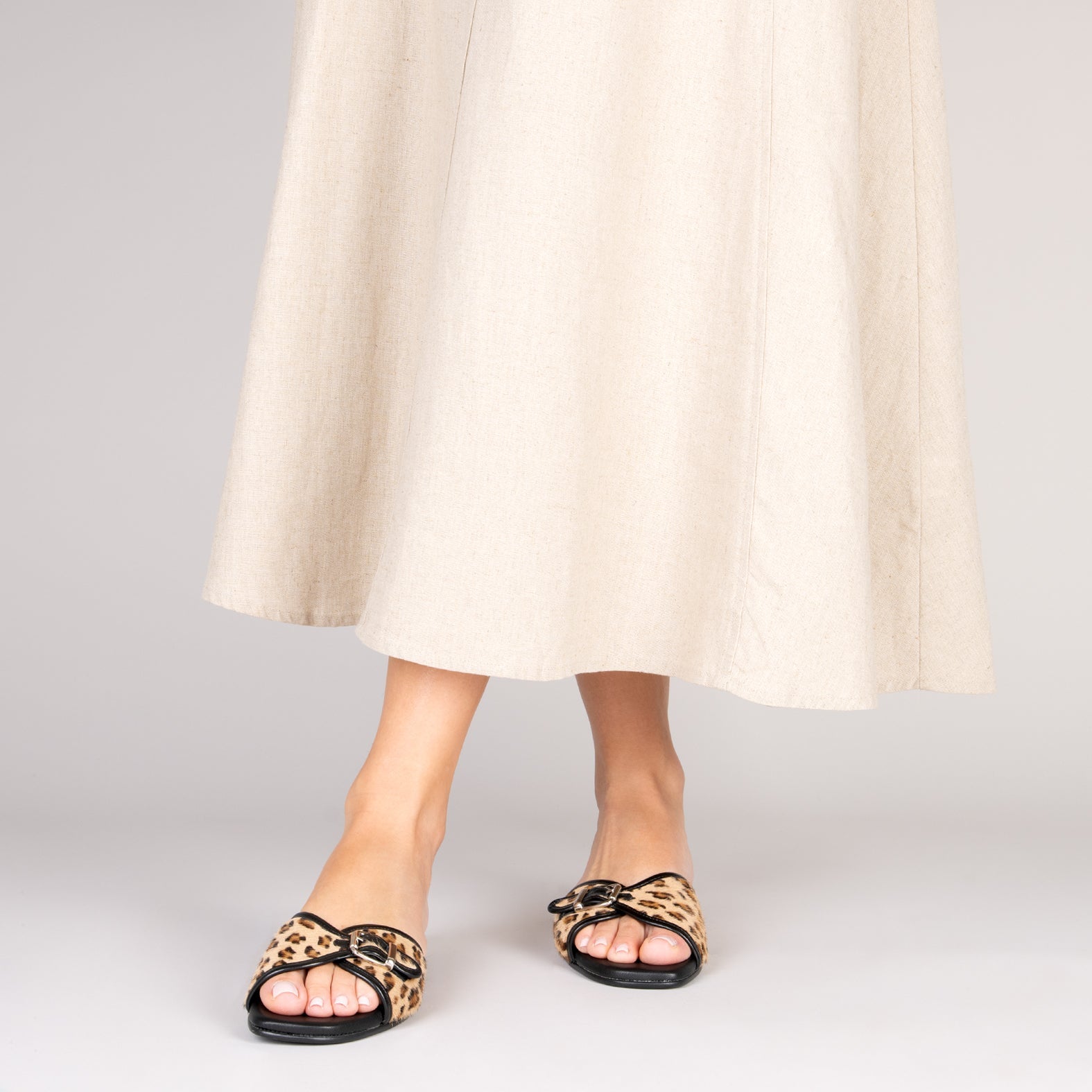 NAIROBI – Sandalias planas elegantes de mujer LEOPARDO