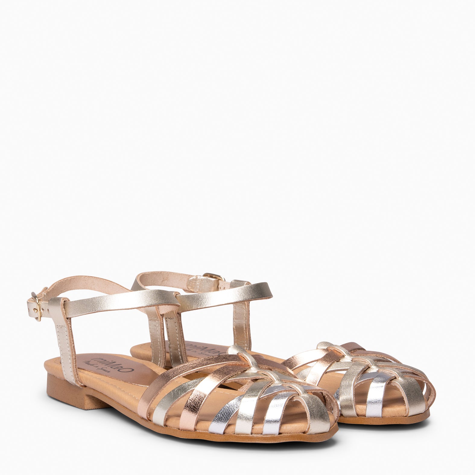 BEACH - Sandalias planas de tiras METALES