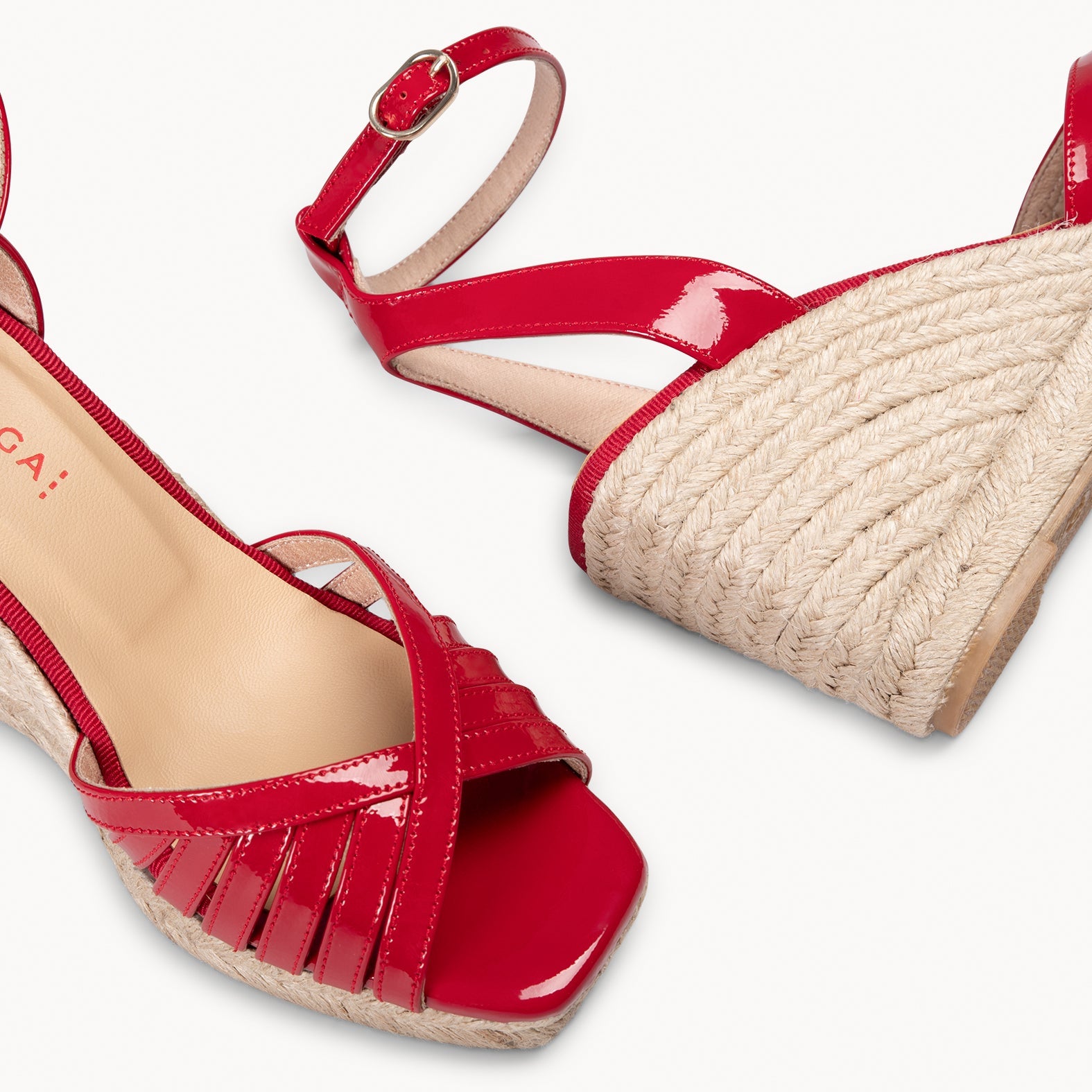 ISABEL - SANDALIAS ROJAS DE TIRAS CRUZADAS CON CUÑA