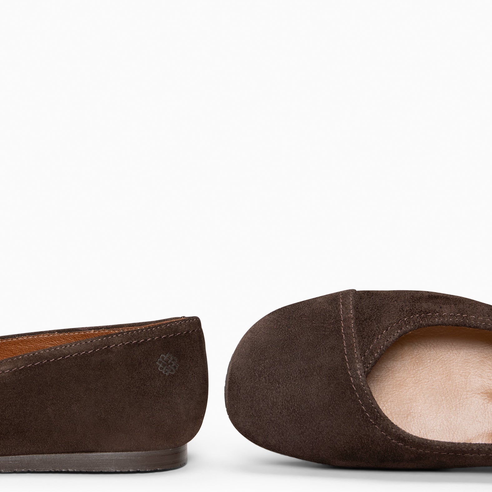 PLUMA - Bailarina baresoft de serraje en MARRON