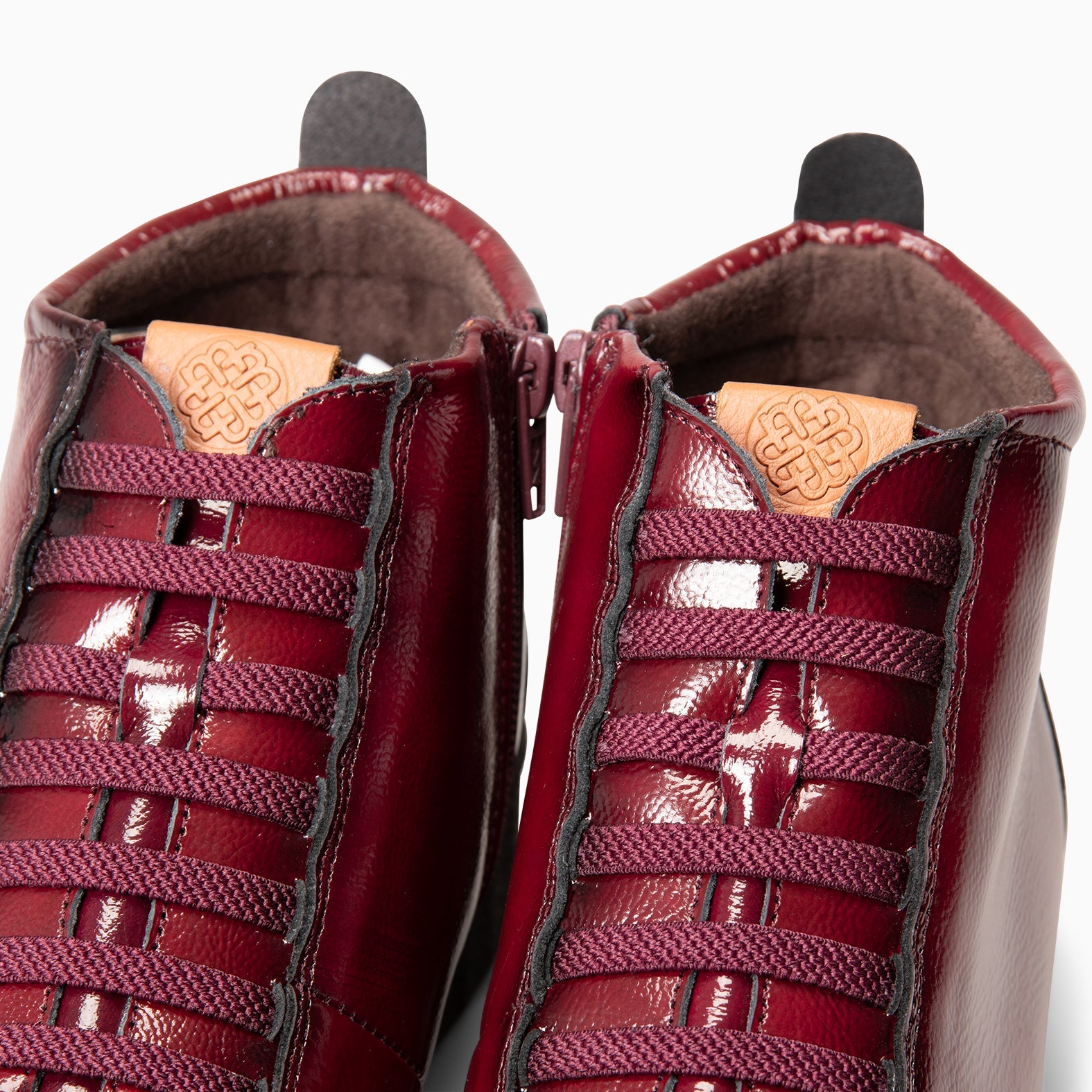 FLEXY - Zapatillas de charol BURDEOS abotinadas
