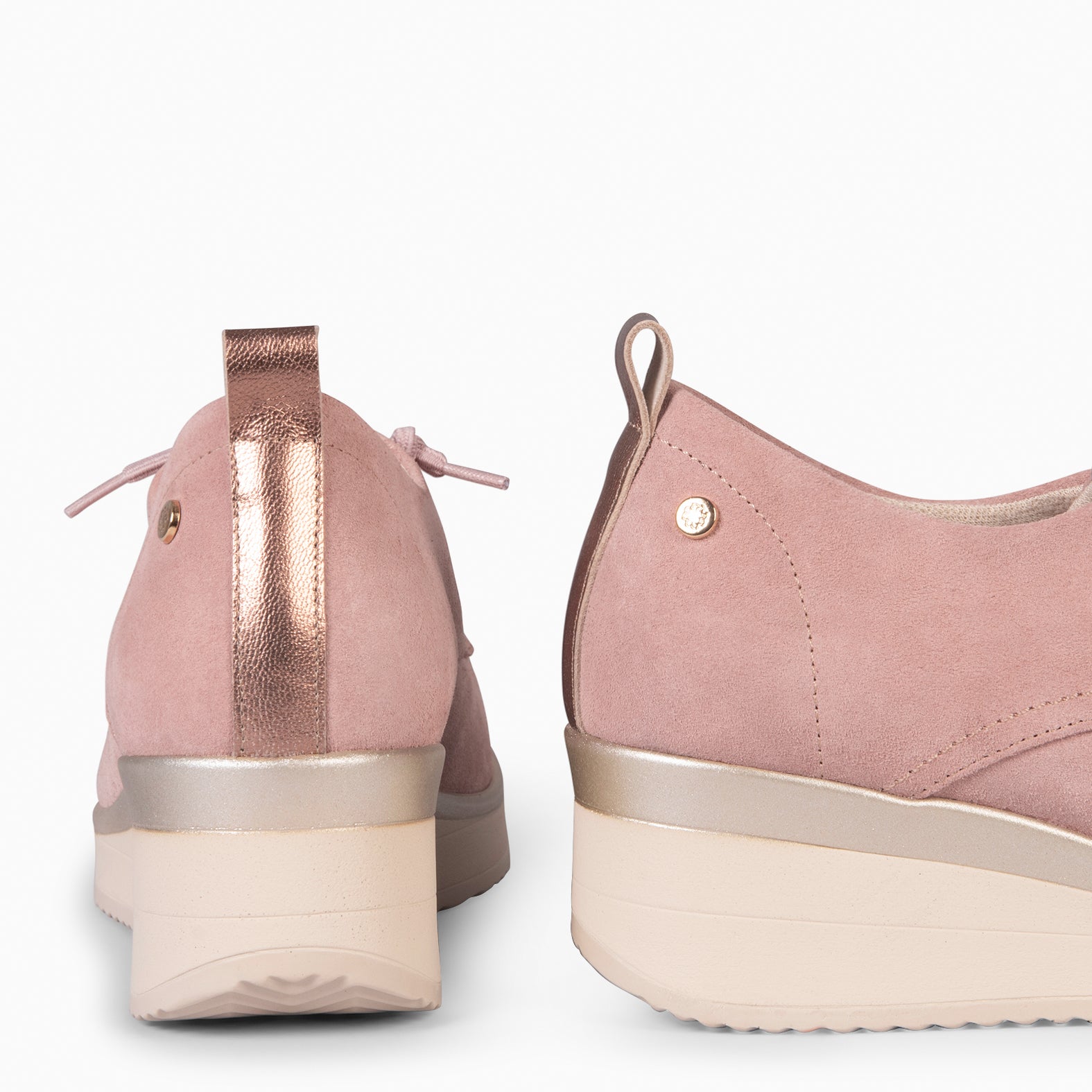 CASSEL - DEPORTIVA CON CUÑA ROSA