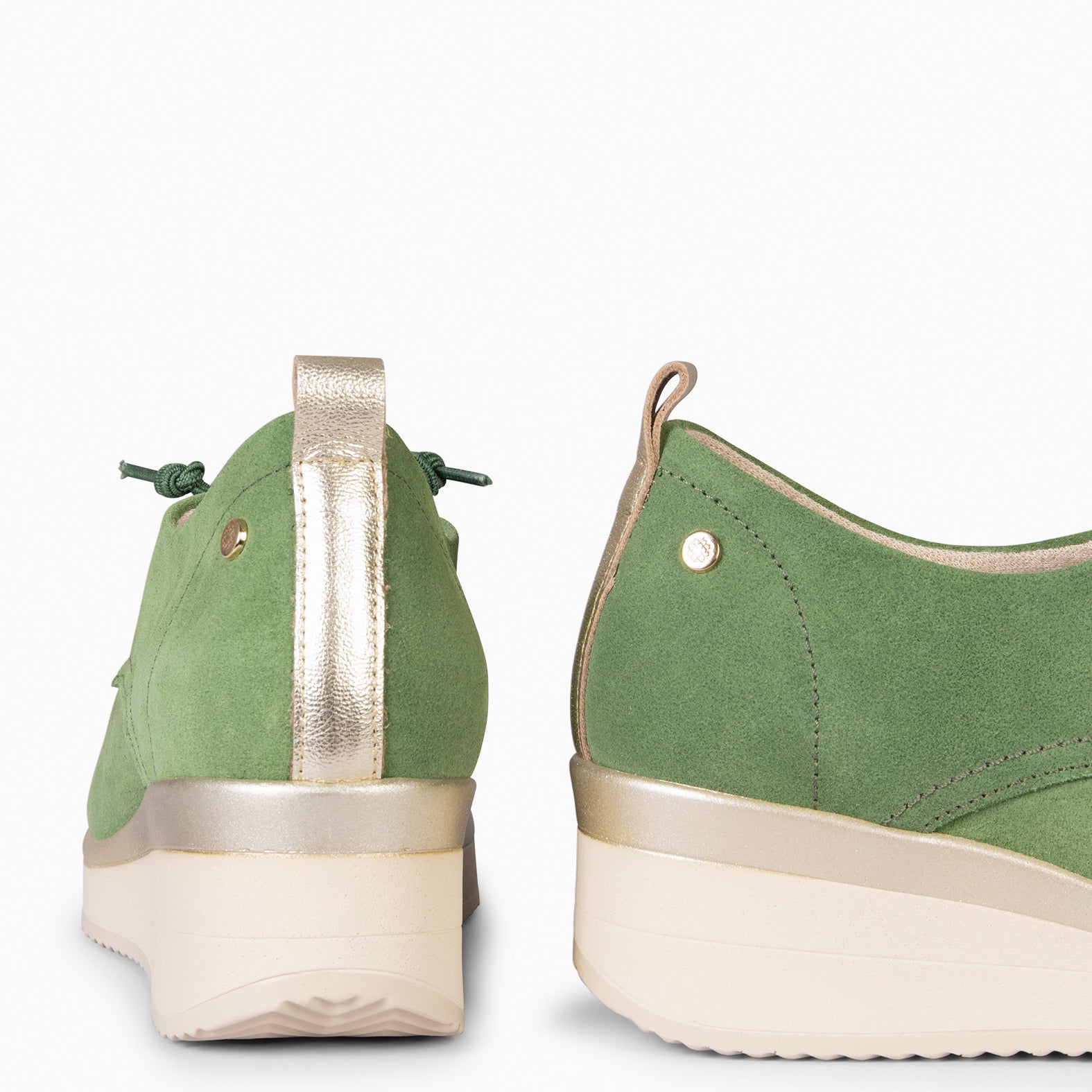 CASSEL - DEPORTIVA CON CUÑA VERDE