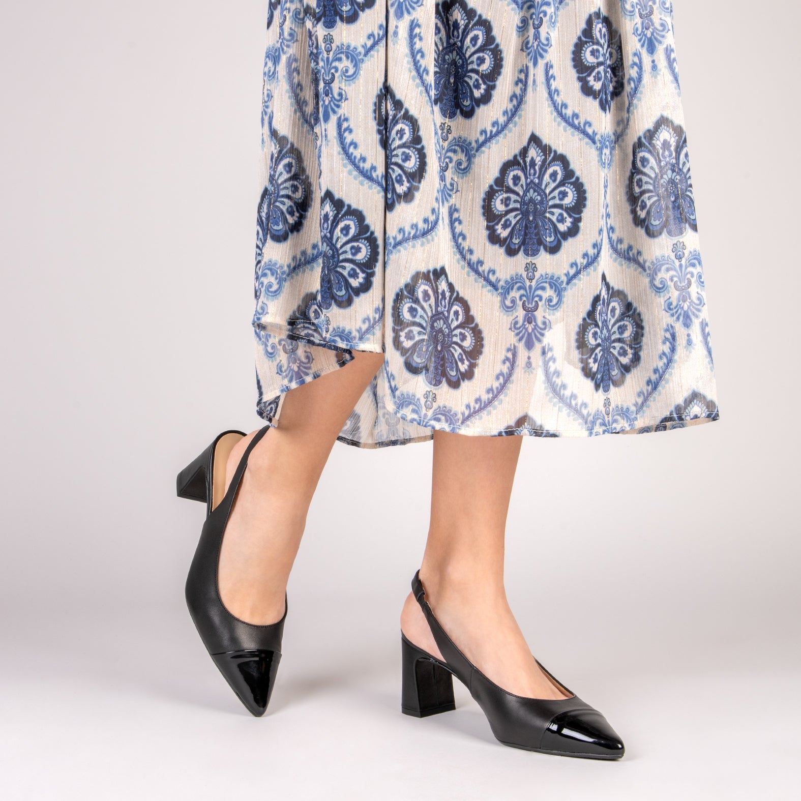DIANA - Zapato con puntera afilada NEGRO