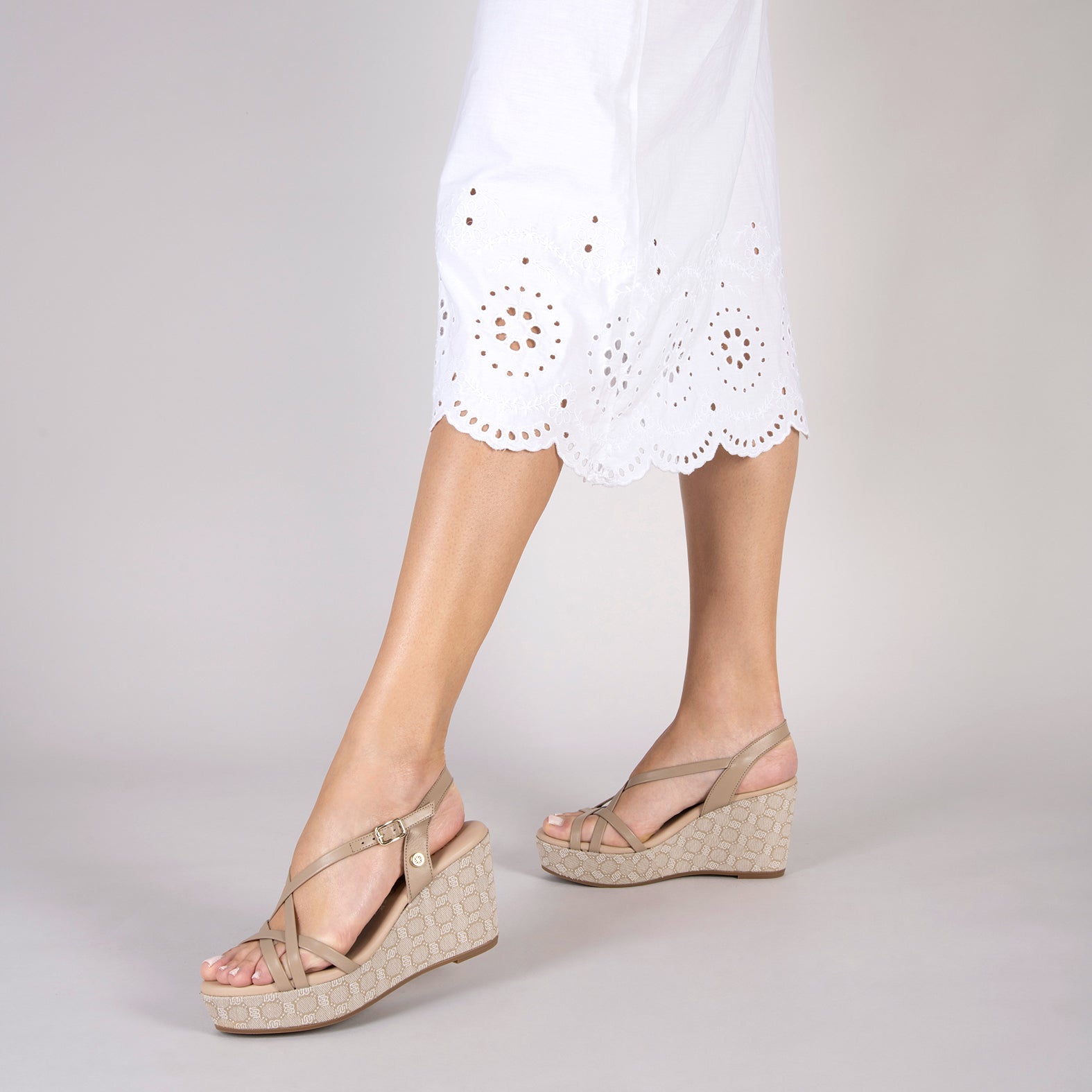 VALENTINA - Sandalias cuña TAUPE